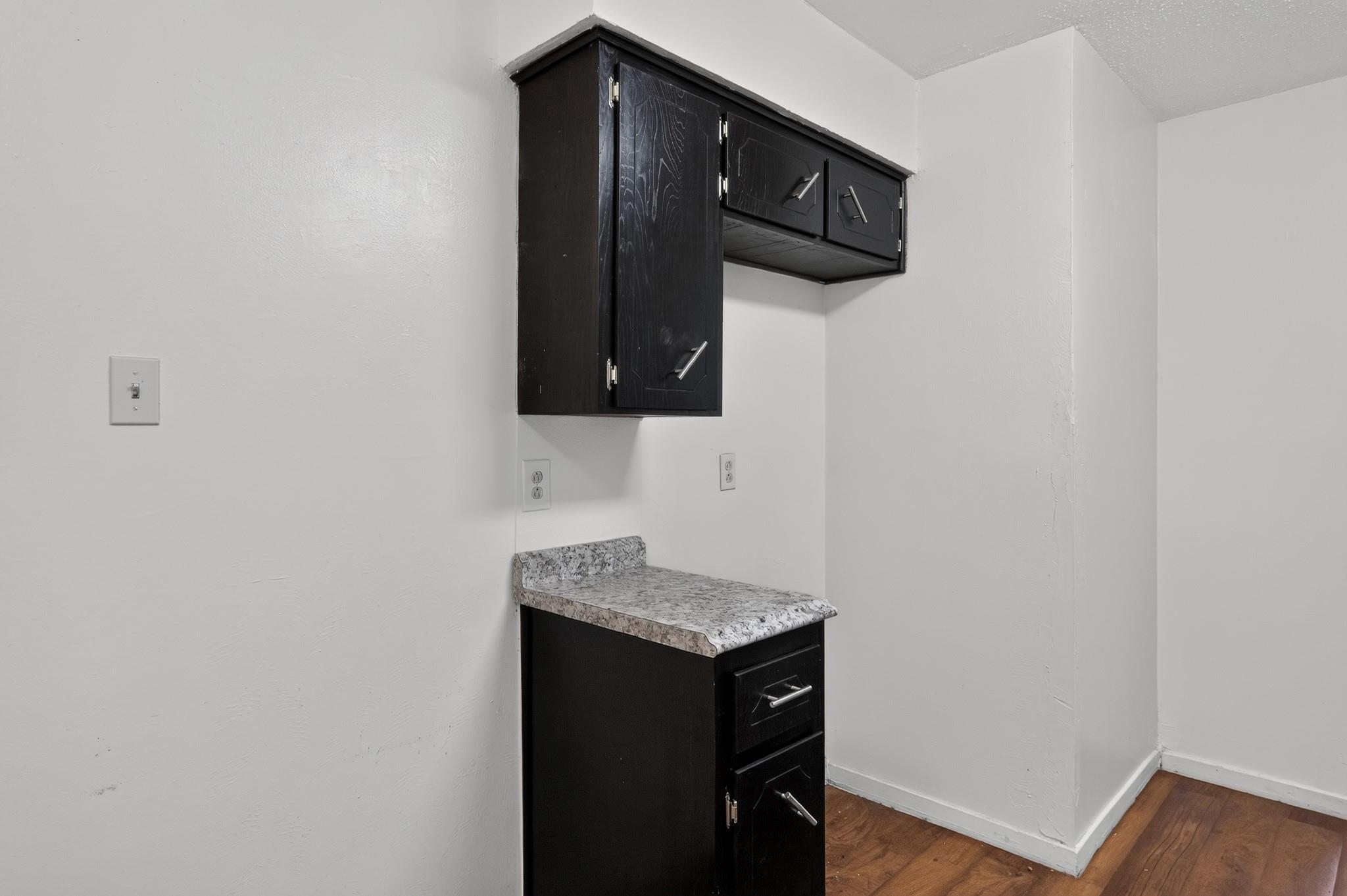 914 Travis LN — photo 5