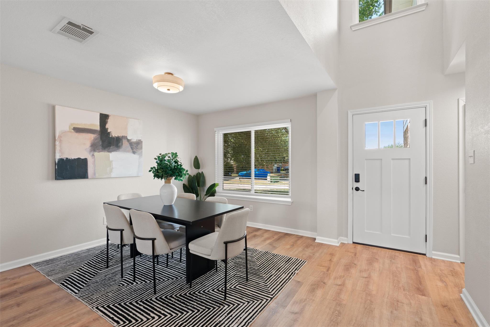 724 Lavaca LOOP — photo 3
