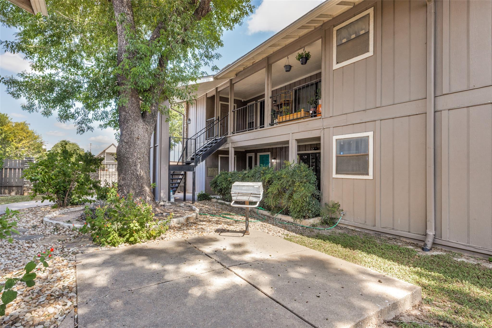 8621 Putnam DR