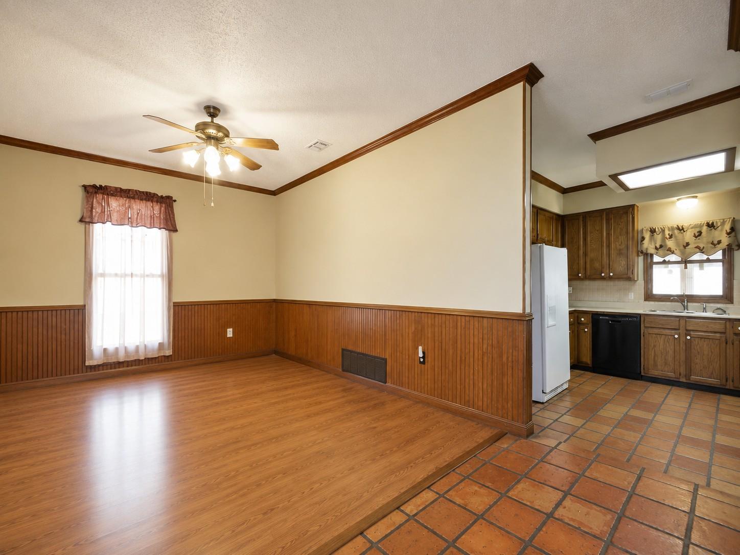 431 Berry LN — photo 4