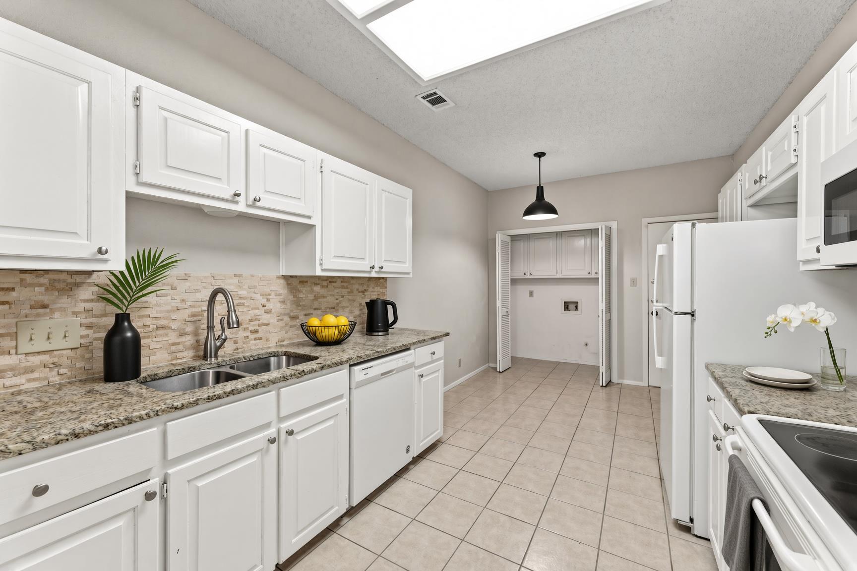 5737 Scout Island CIR — photo 3