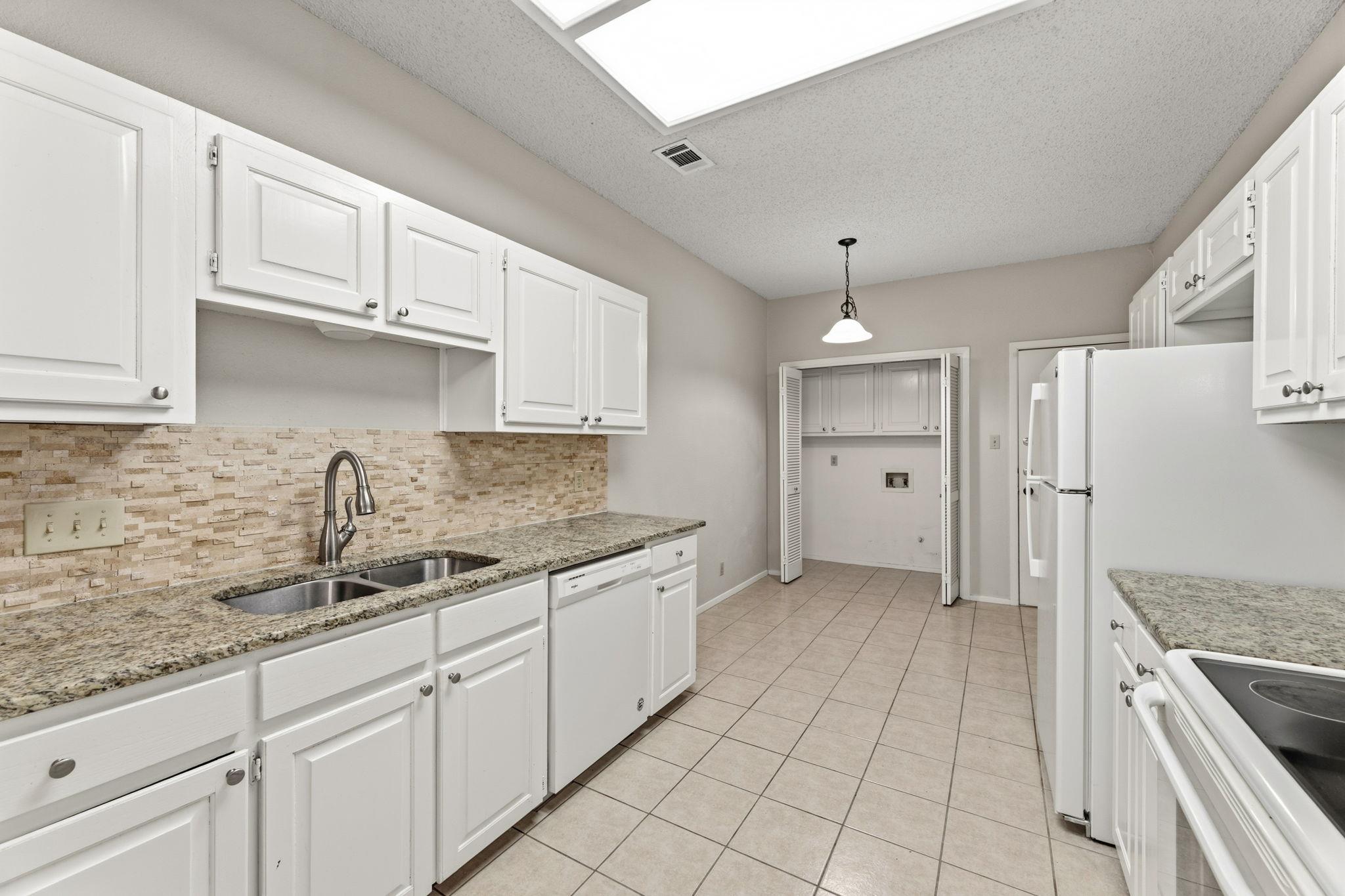 5737 Scout Island CIR — photo 4