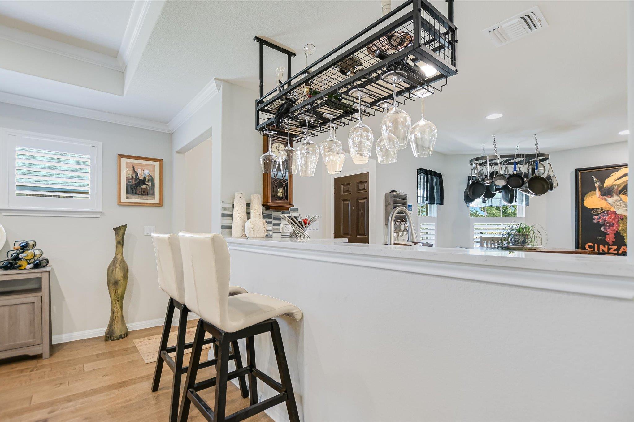 200 Comal LN — photo 4