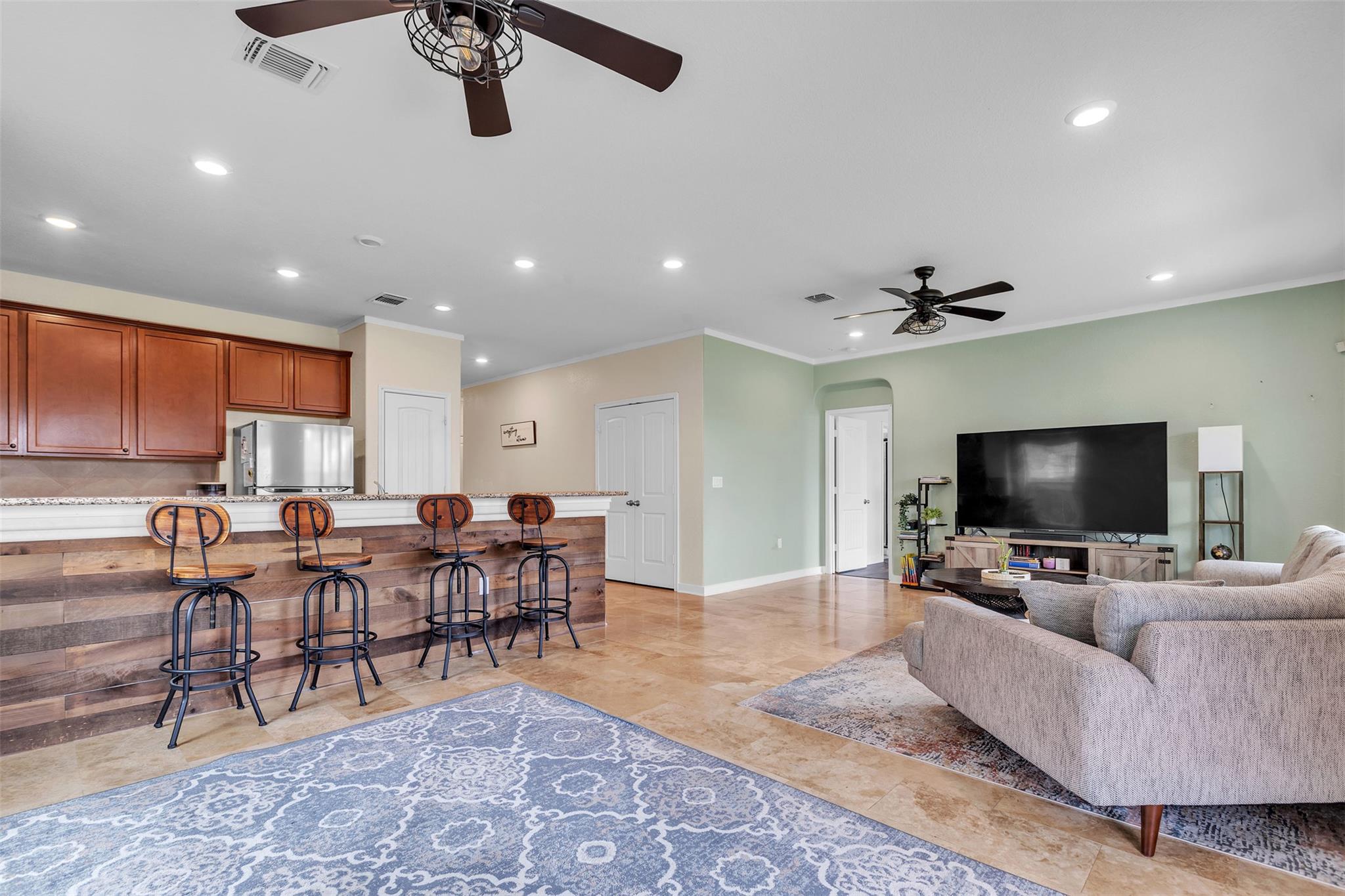 128 Kavanaugh ST — photo 3