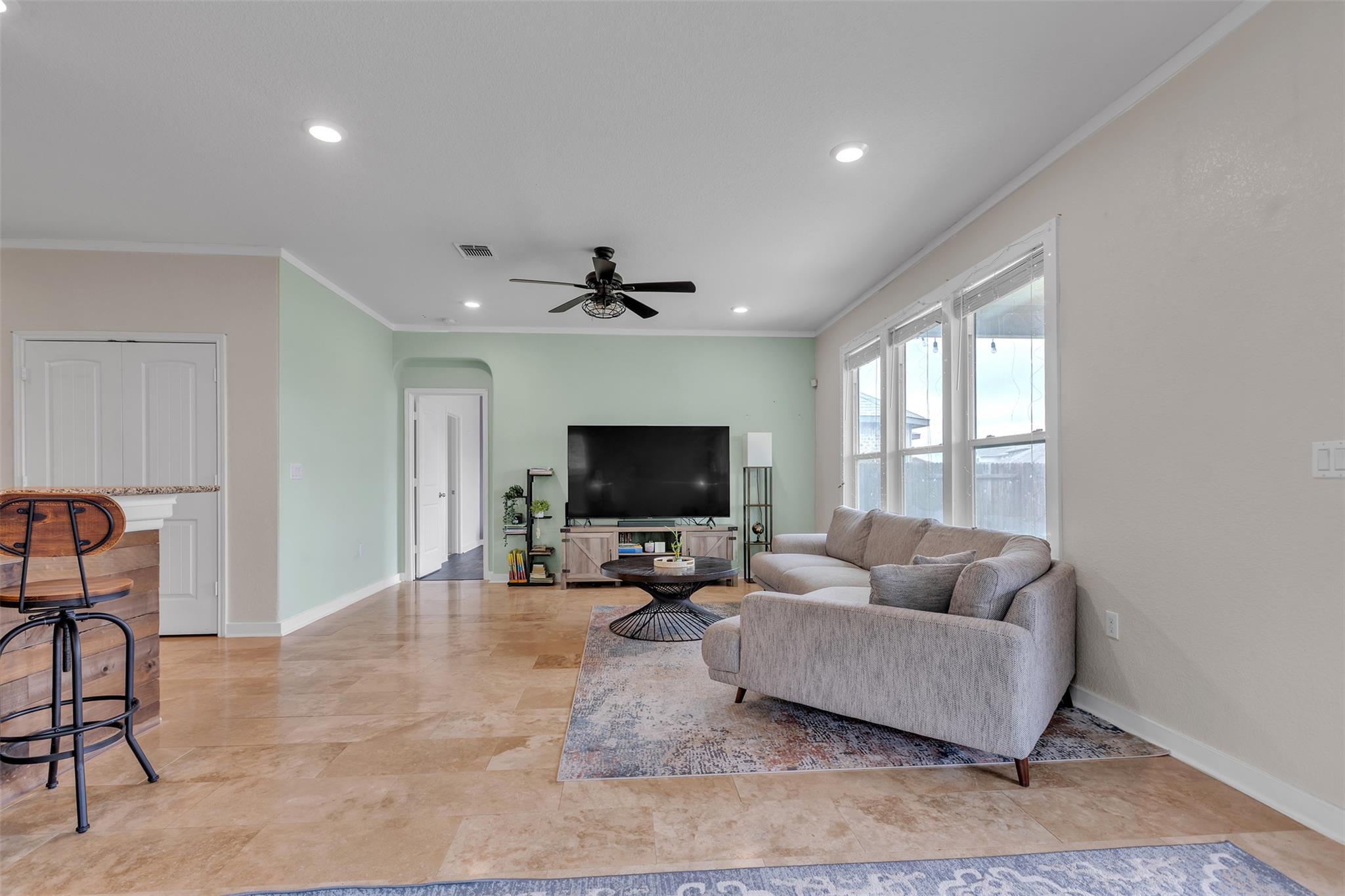 128 Kavanaugh ST — photo 4