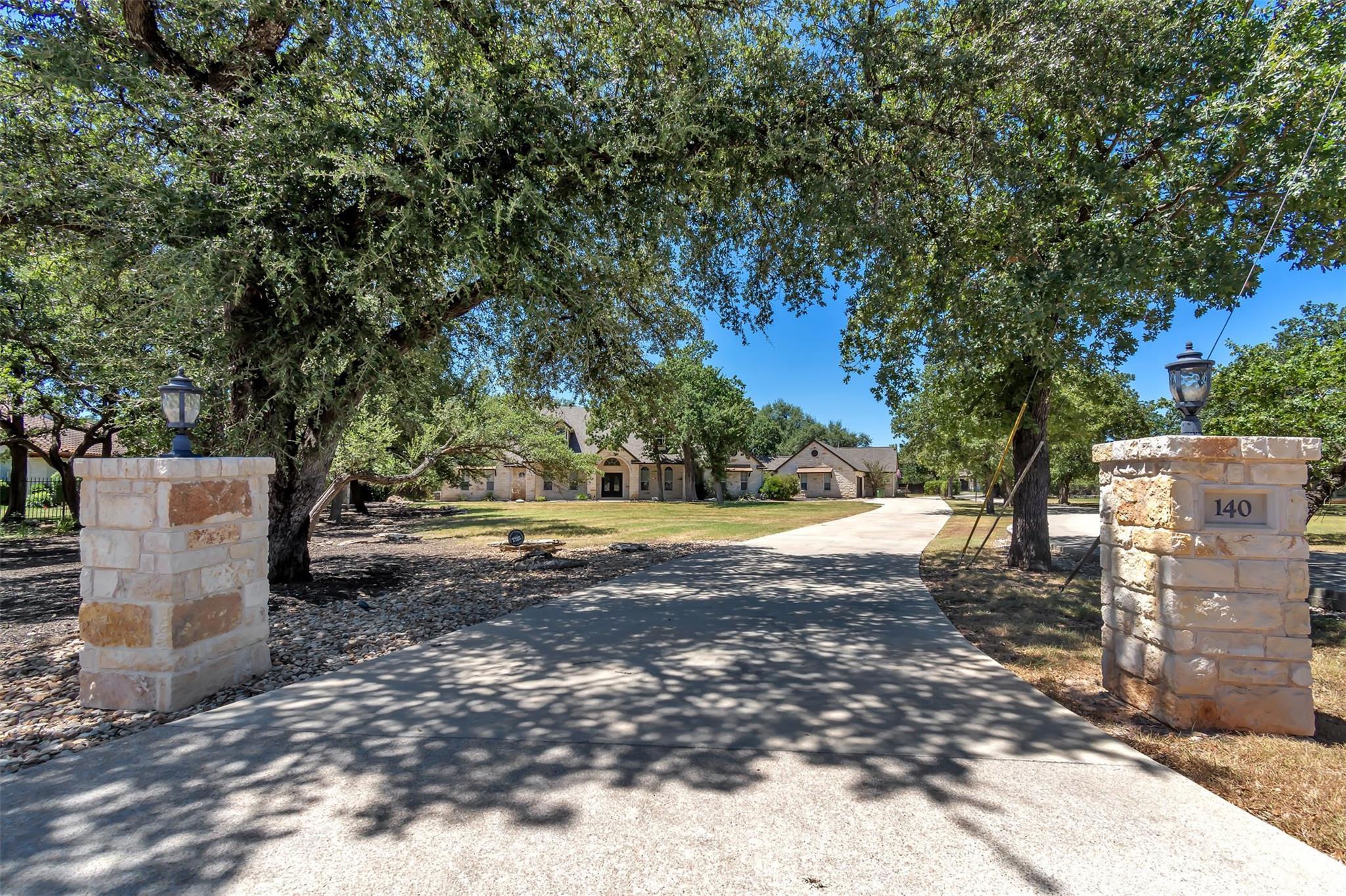140 Oak Plaza DR — photo 5