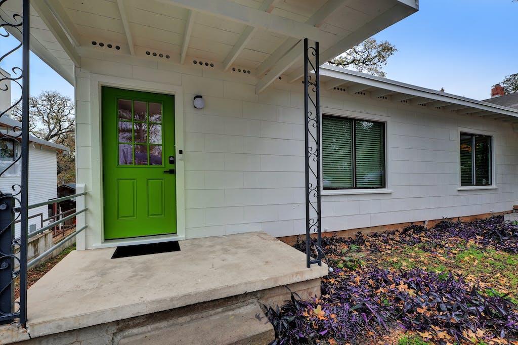 614 Highland Ave — photo 4