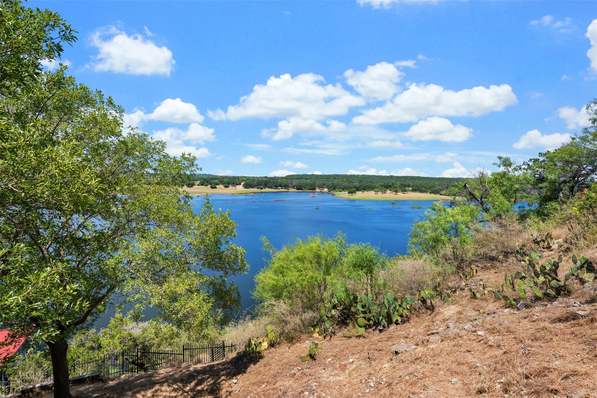 335 Harbor DR — photo 4