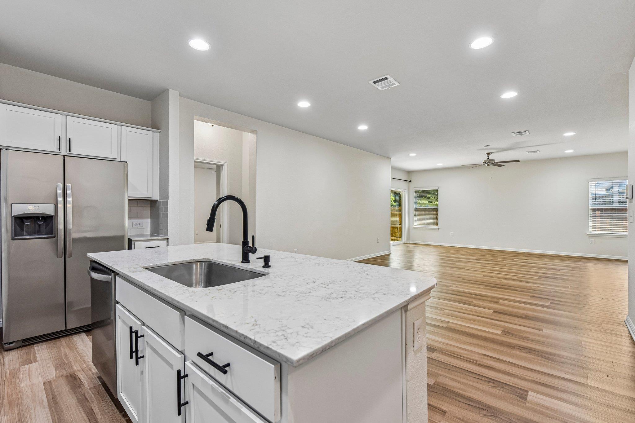 4413 Lobo Landing LN — photo 3