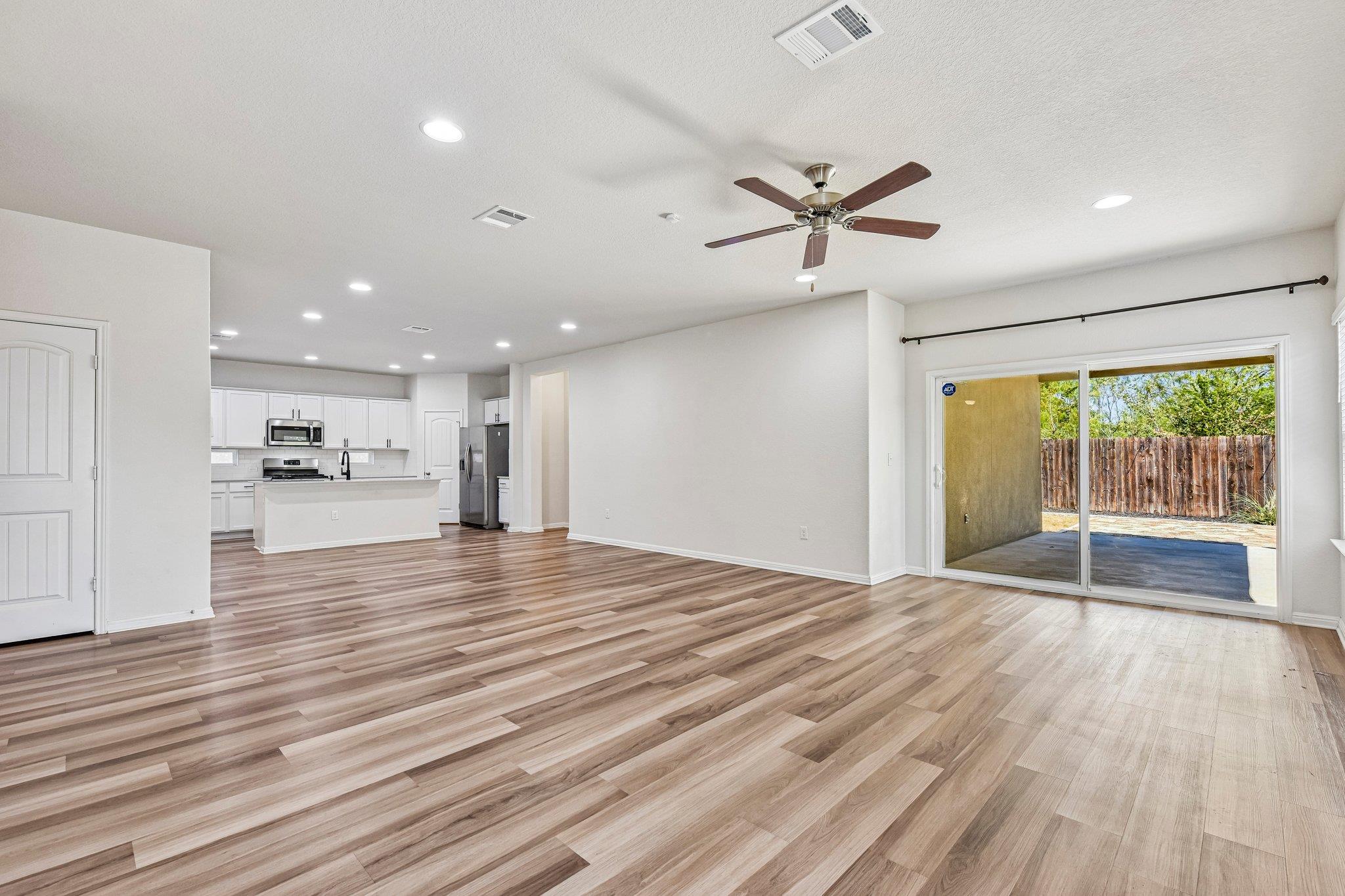 4413 Lobo Landing LN — photo 4