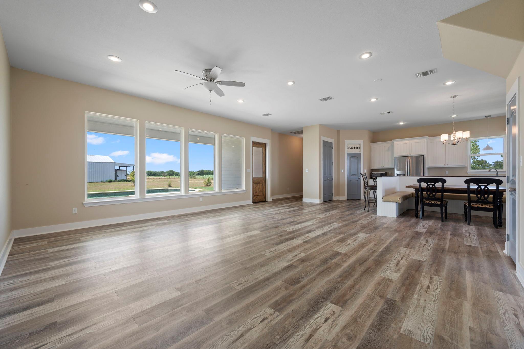 10160 Wallace RD — photo 4