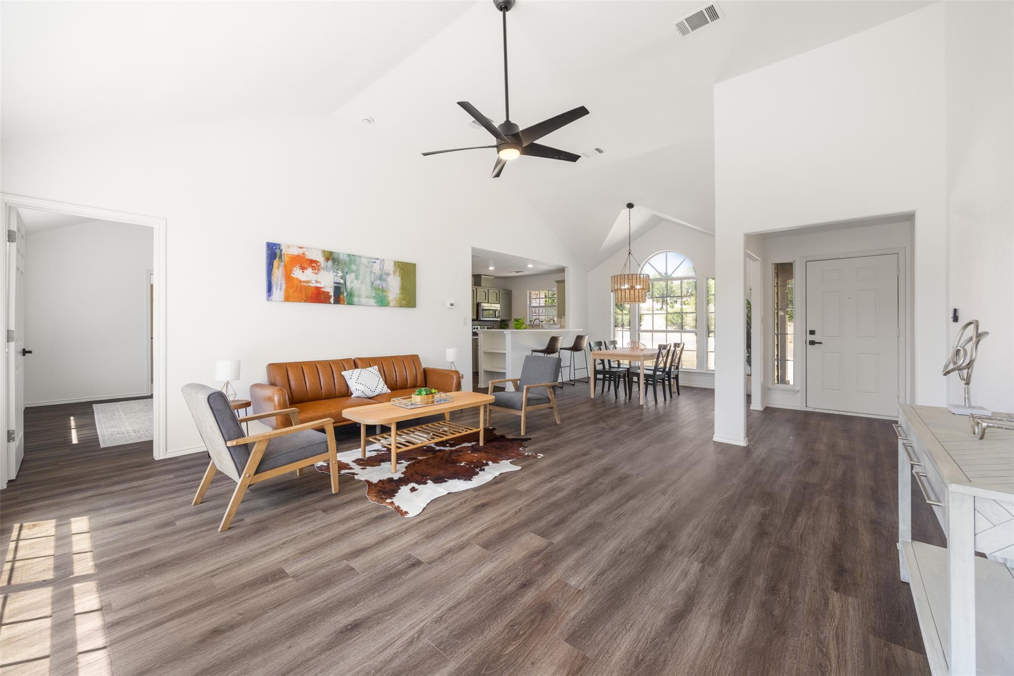 501 Royal CT — photo 5