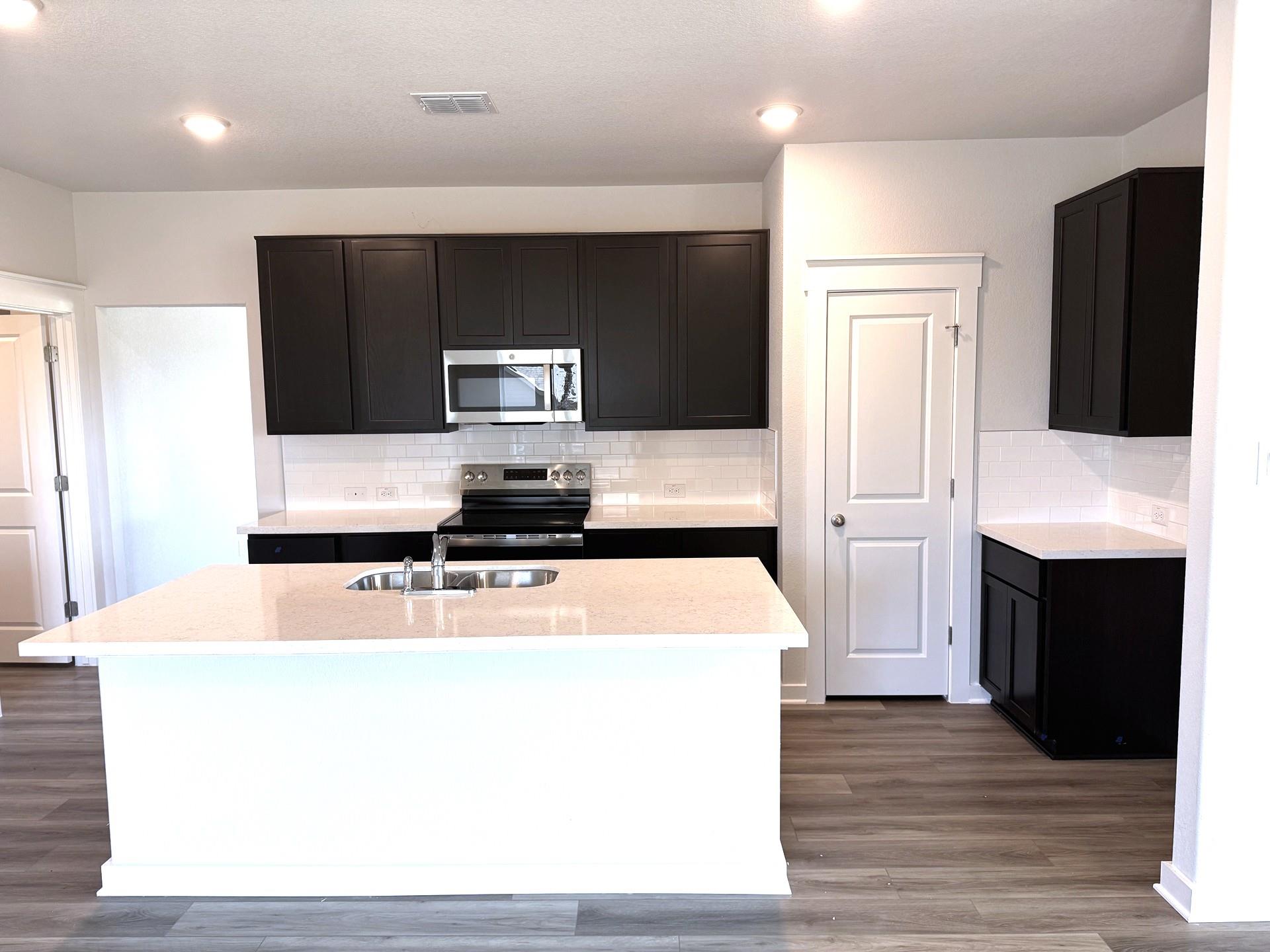 709 Red Wolf DR — photo 4