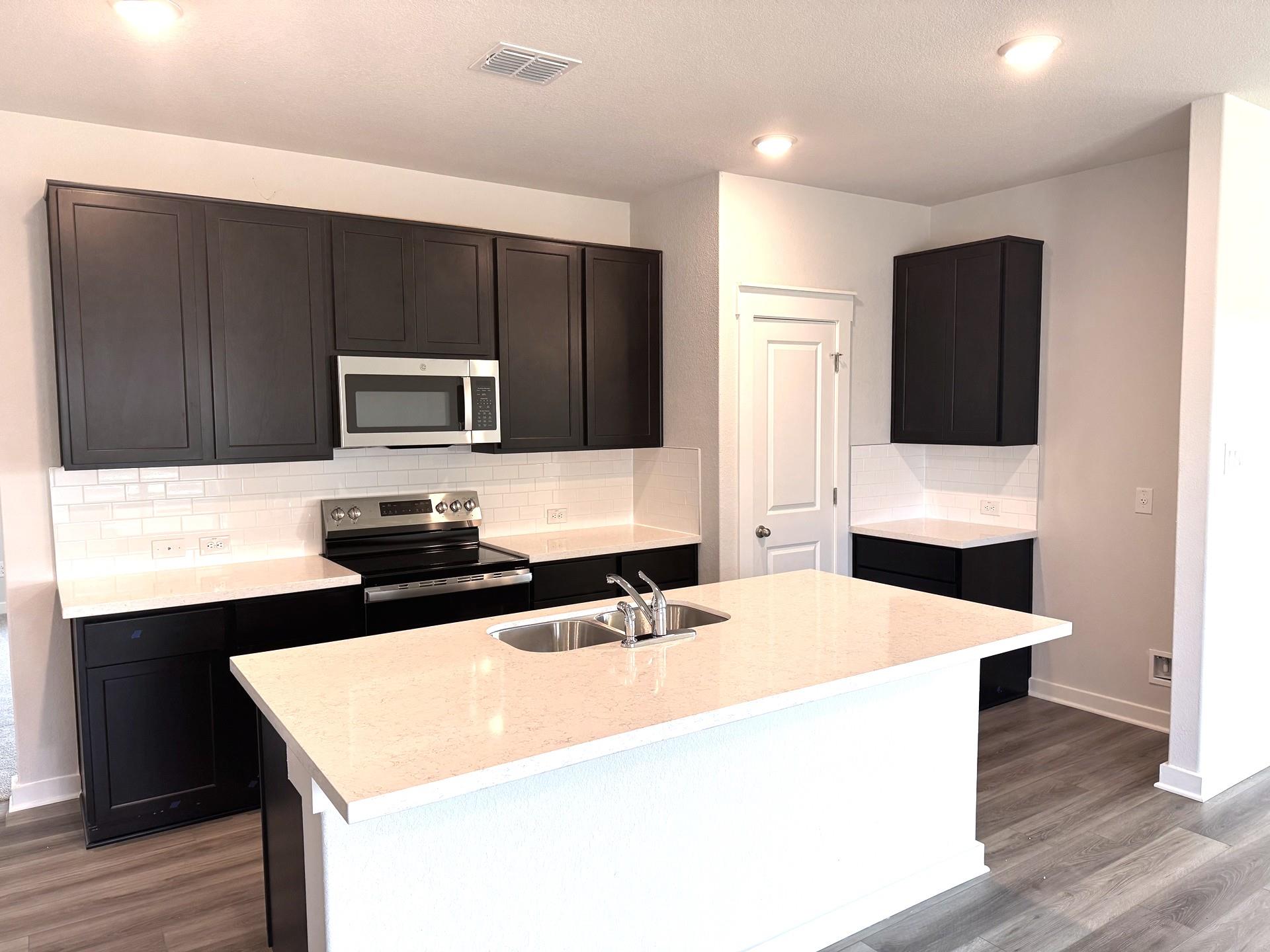 709 Red Wolf DR — photo 5