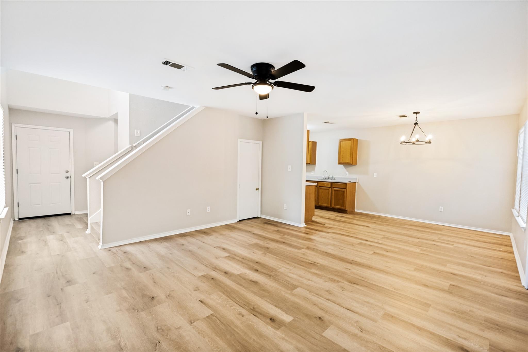 945-947 Sagewood TRL — photo 4