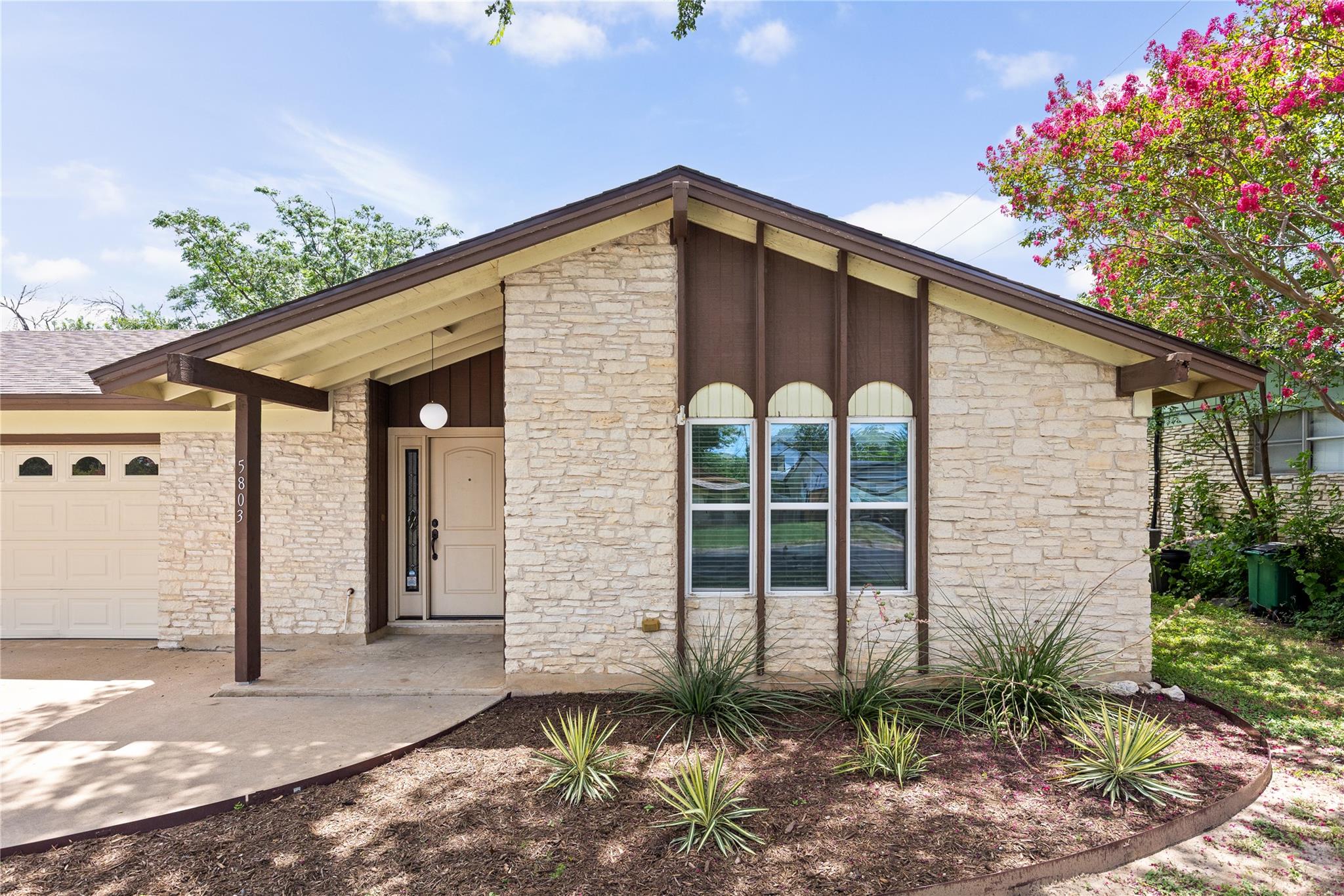 5803 Eureka DR — photo 3