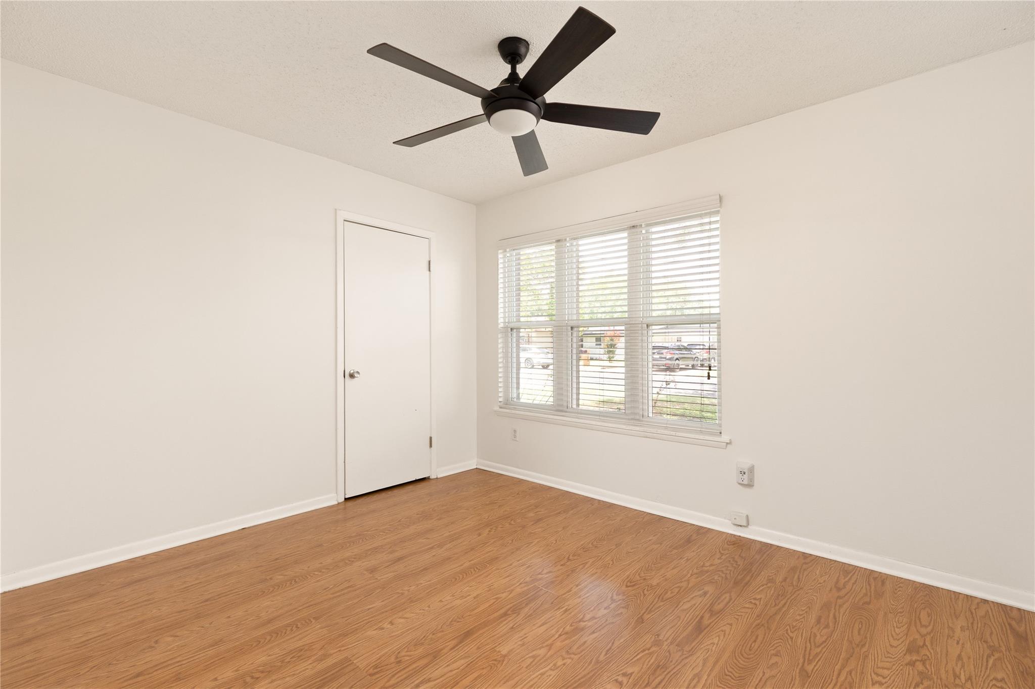 5803 Eureka DR — photo 5