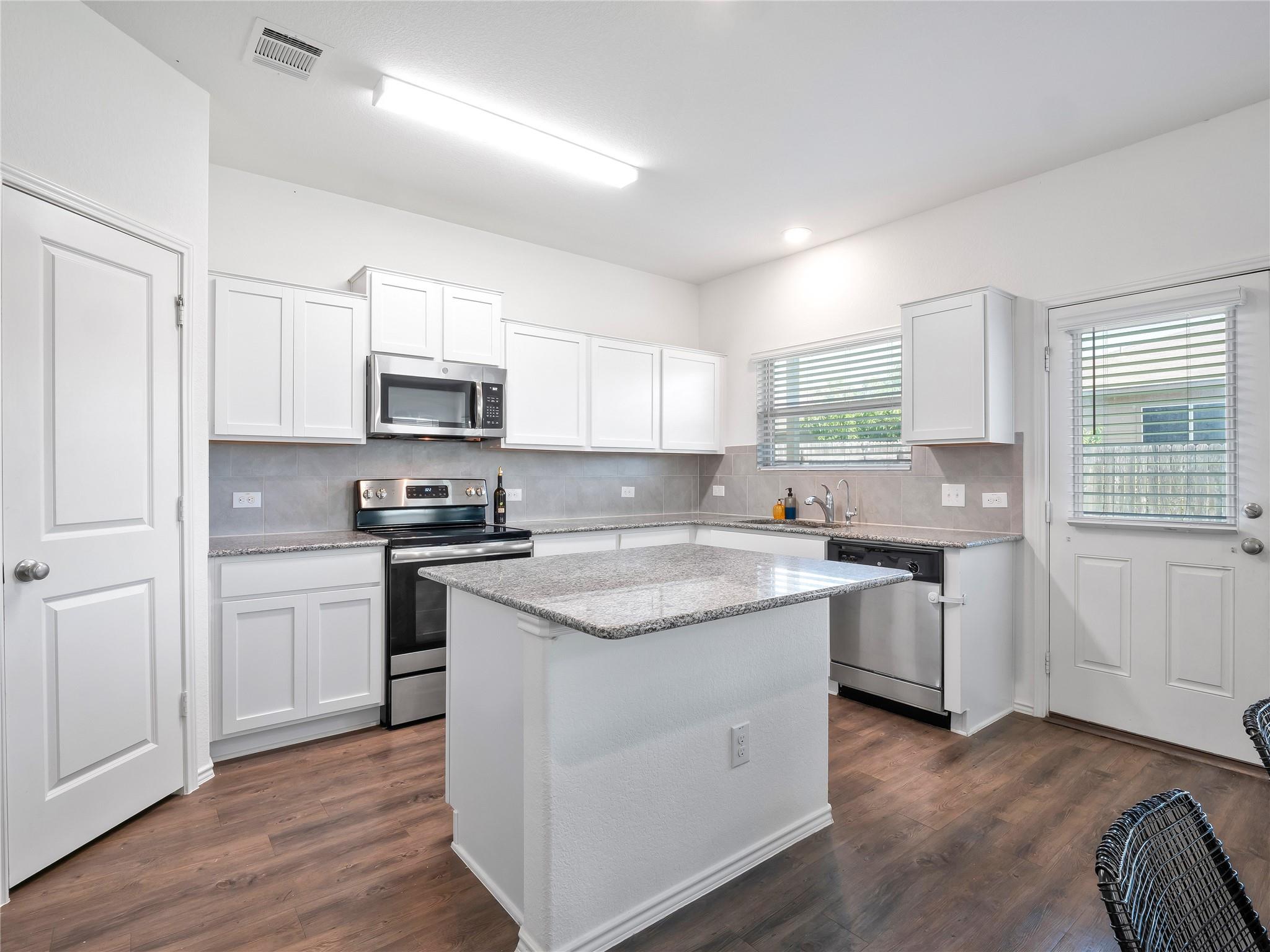 109 Comet DR — photo 5