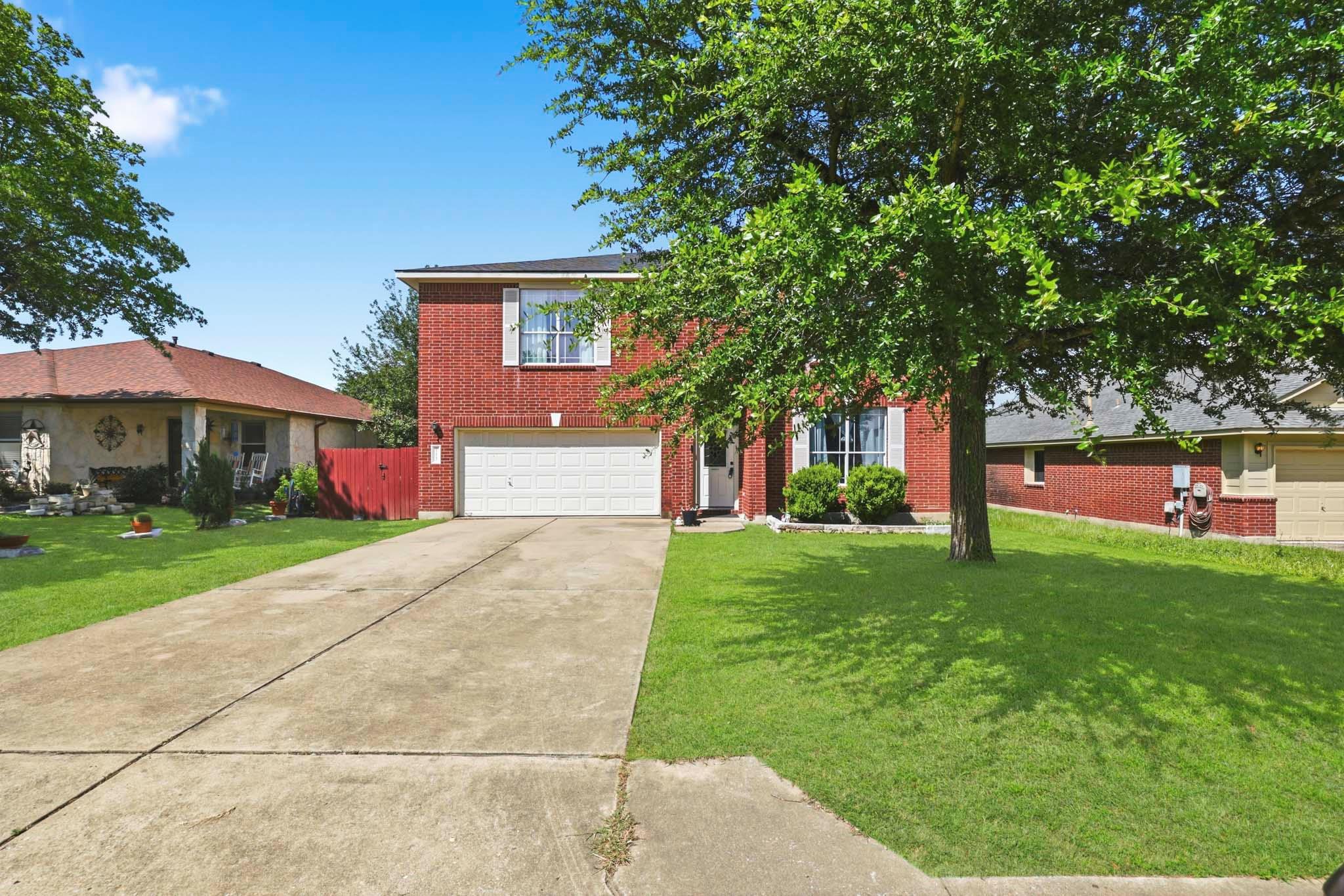 111 Brazos LN — photo 3