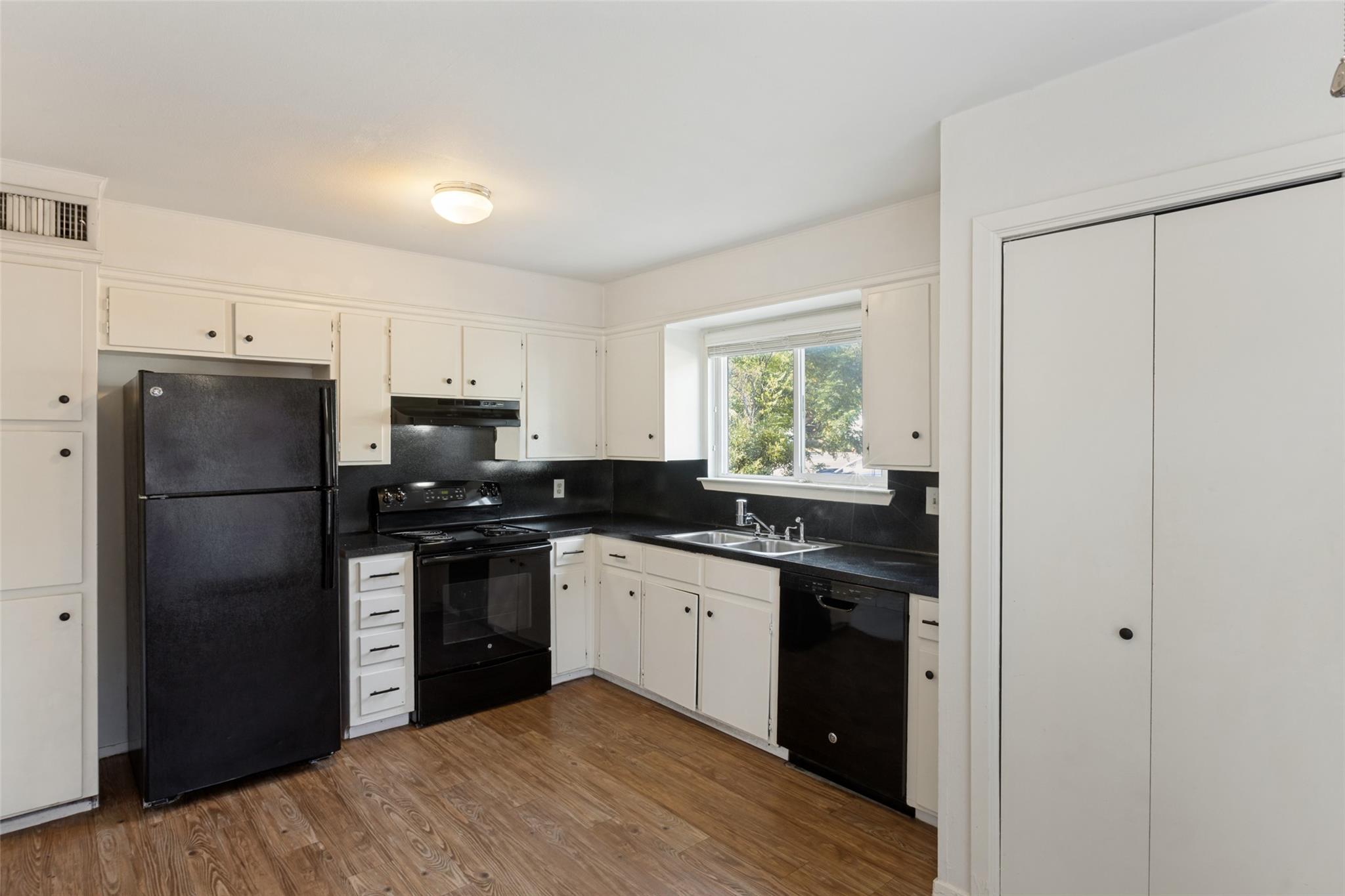 1212 Hollow Creek DR #B — photo 5