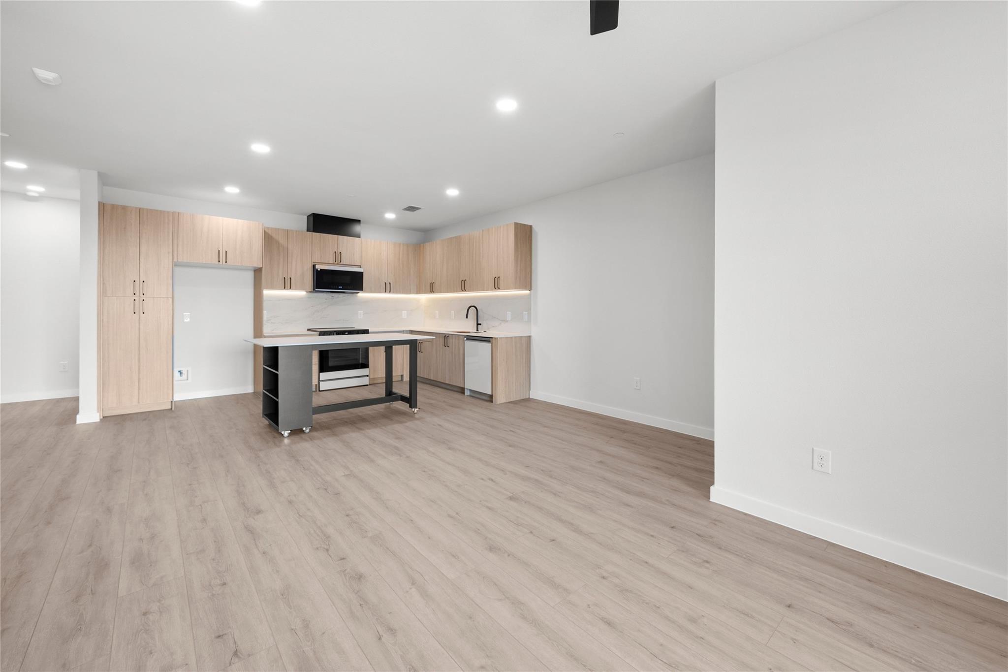634 Central PKWY #1205 — photo 5