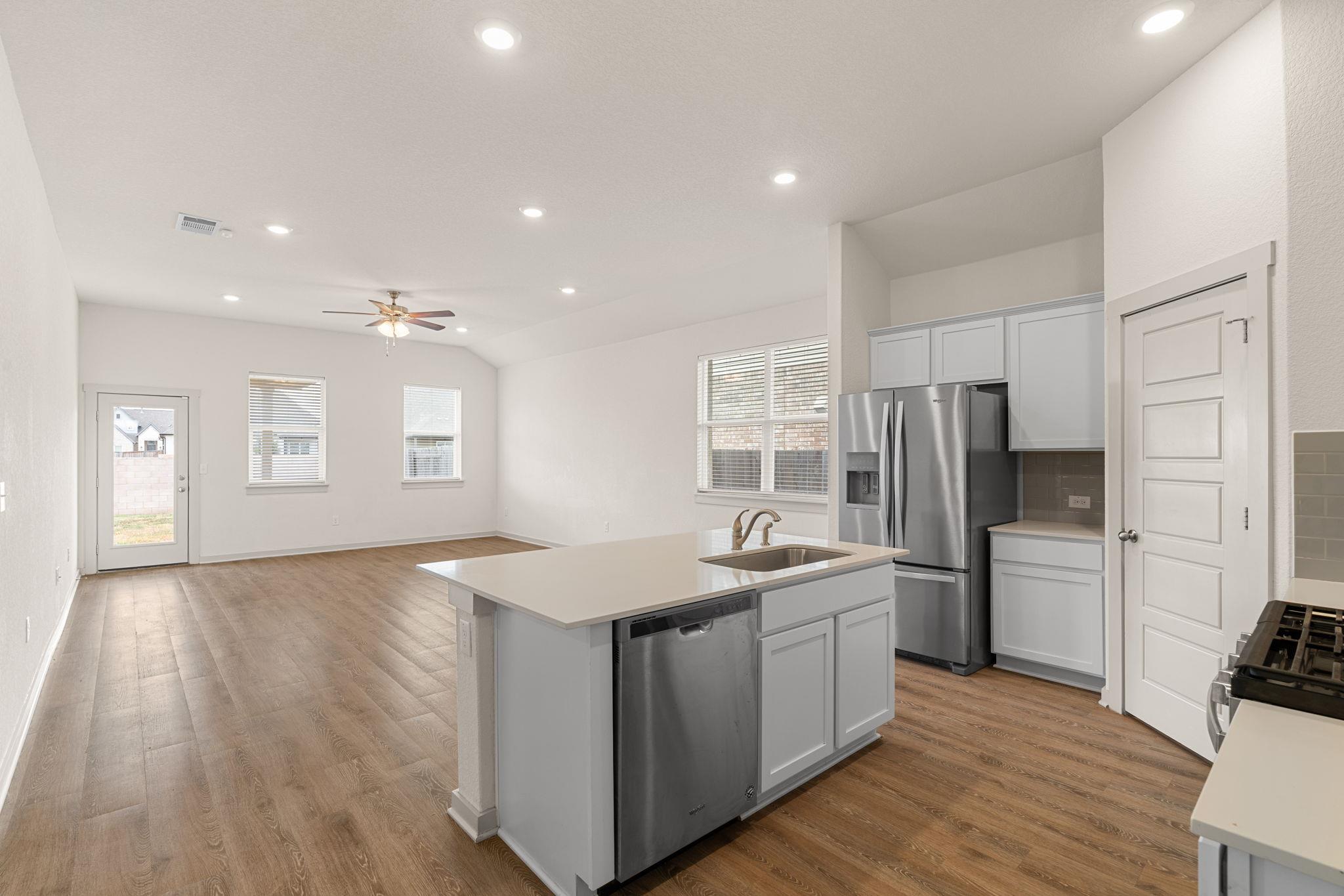 14101 McArthur DR — photo 3
