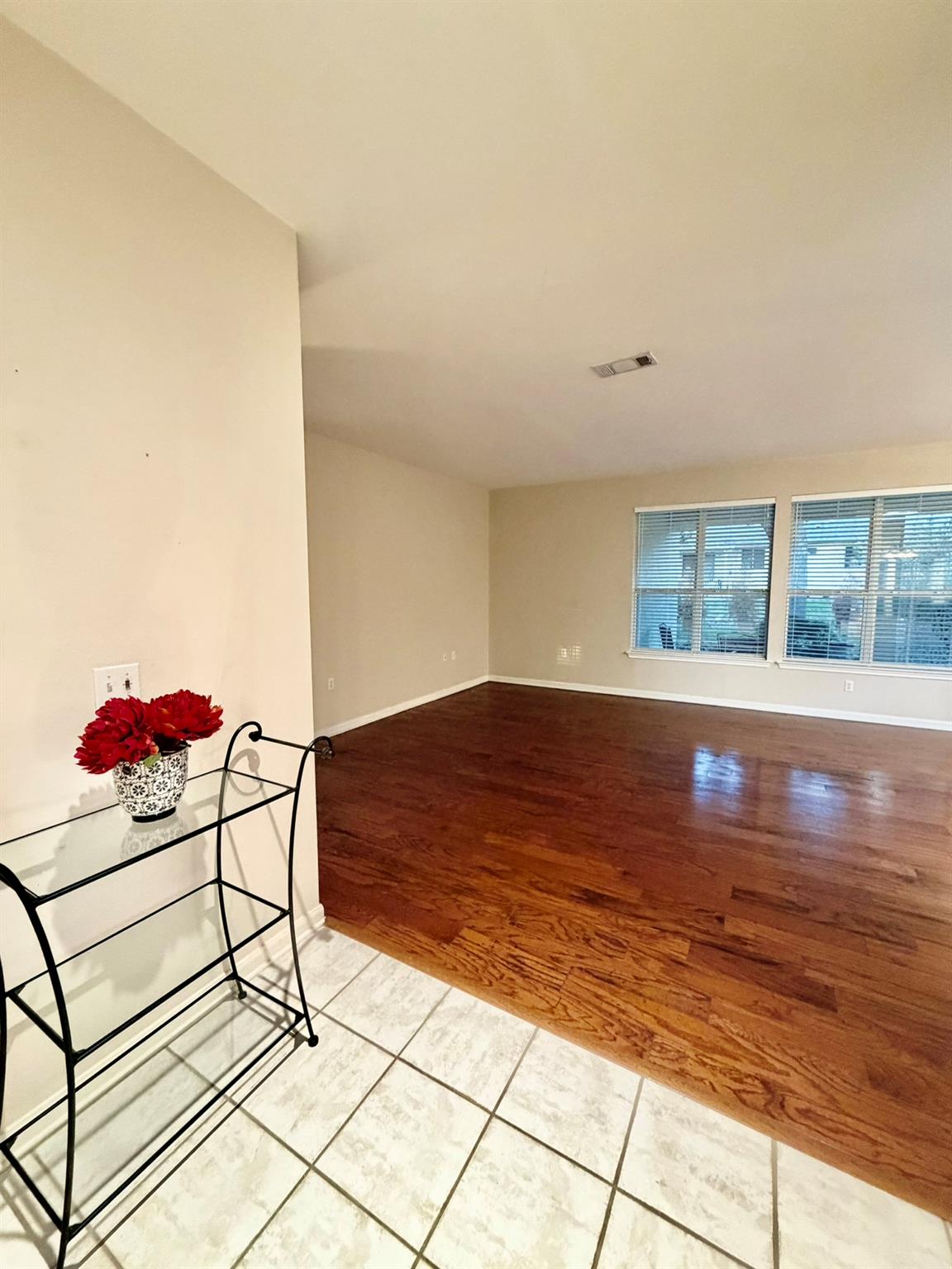 216 Whispering Wind DR — photo 3