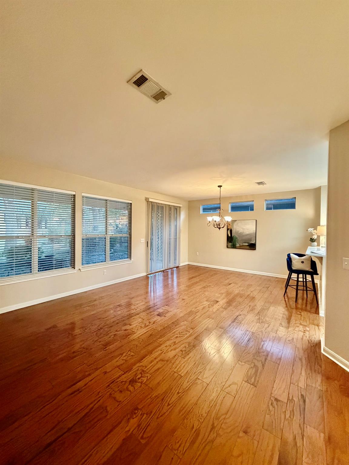 216 Whispering Wind DR — photo 4