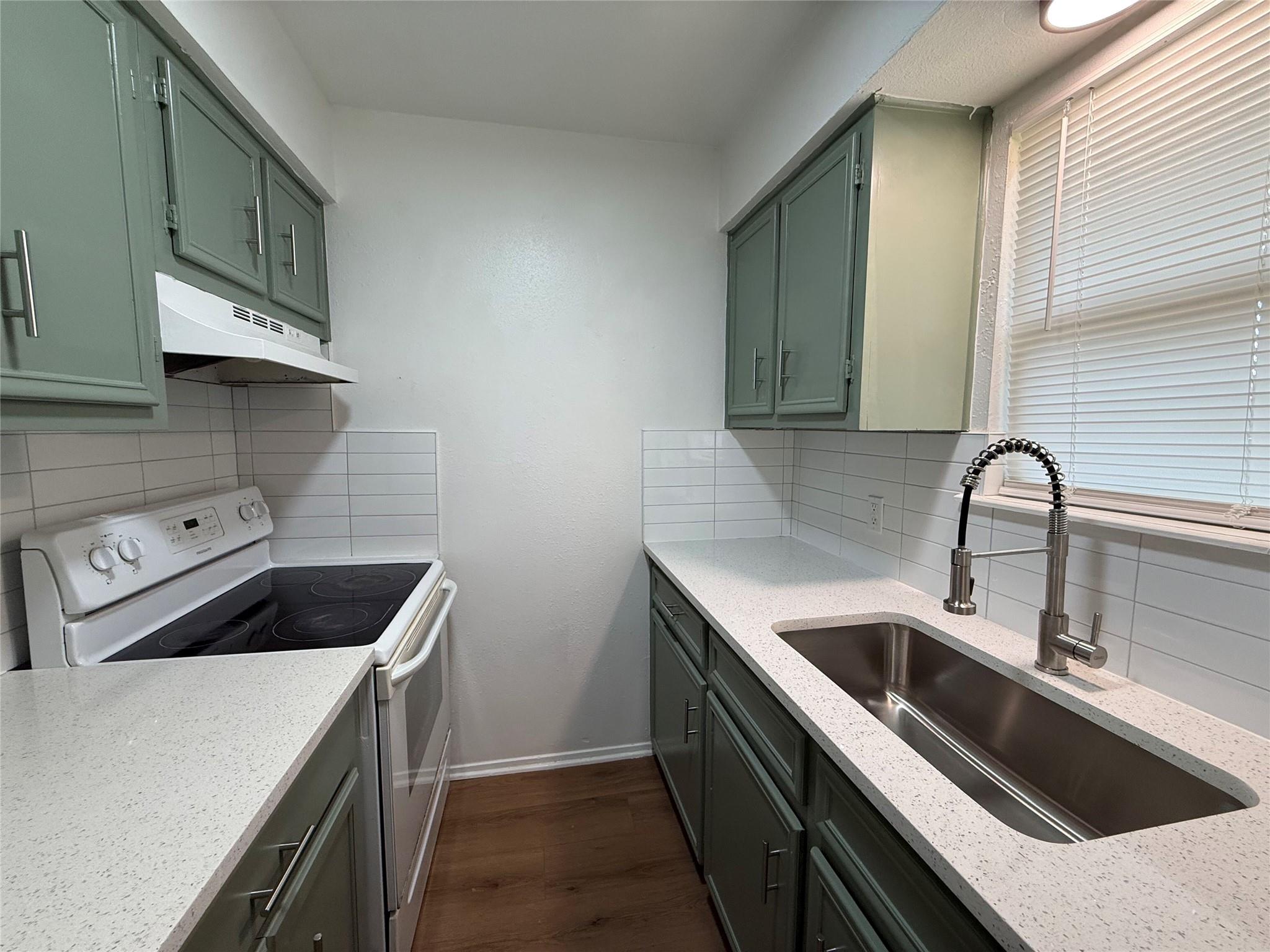 1009 Alex ST #B — photo 4