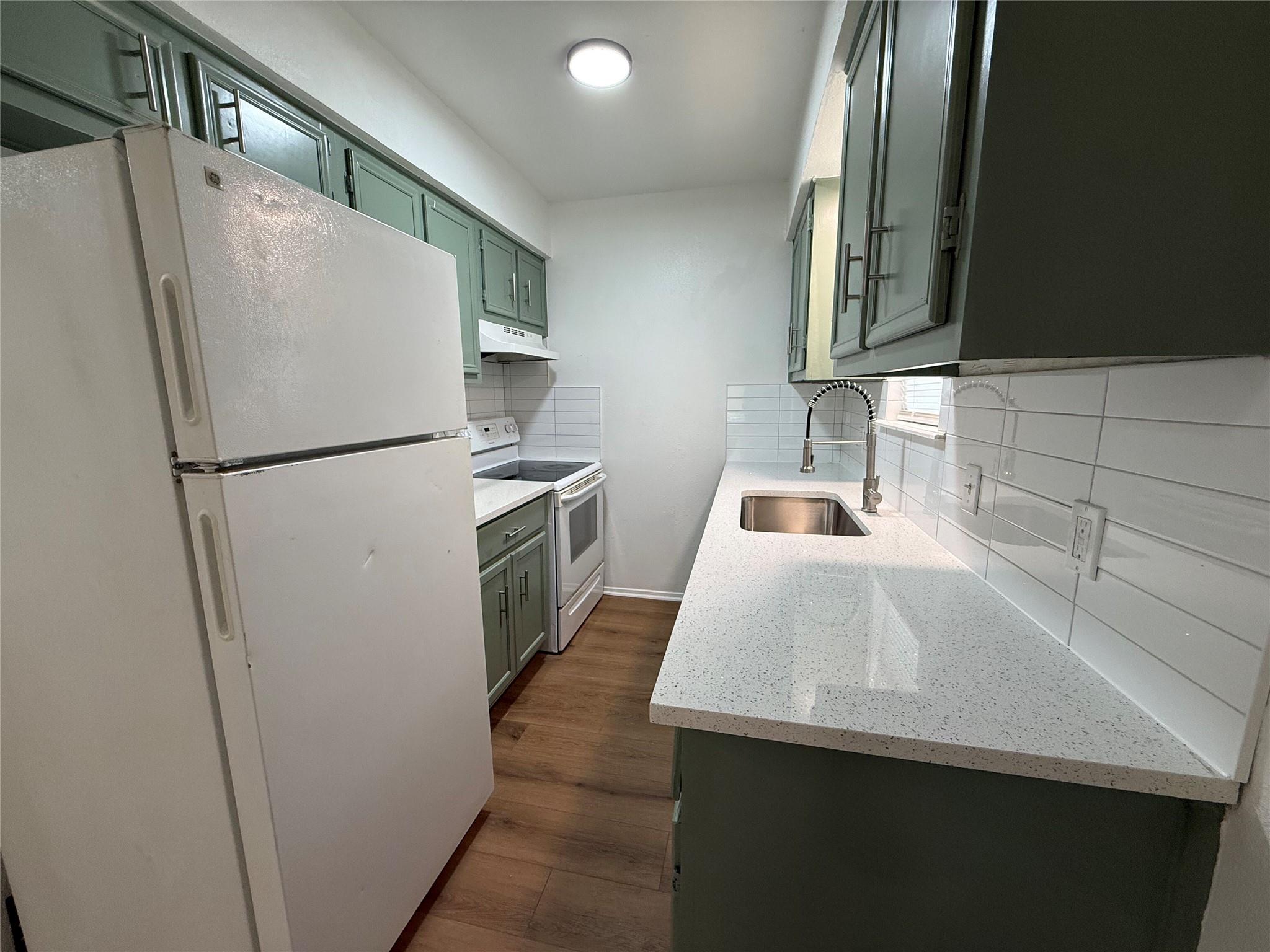1009 Alex ST #B — photo 5