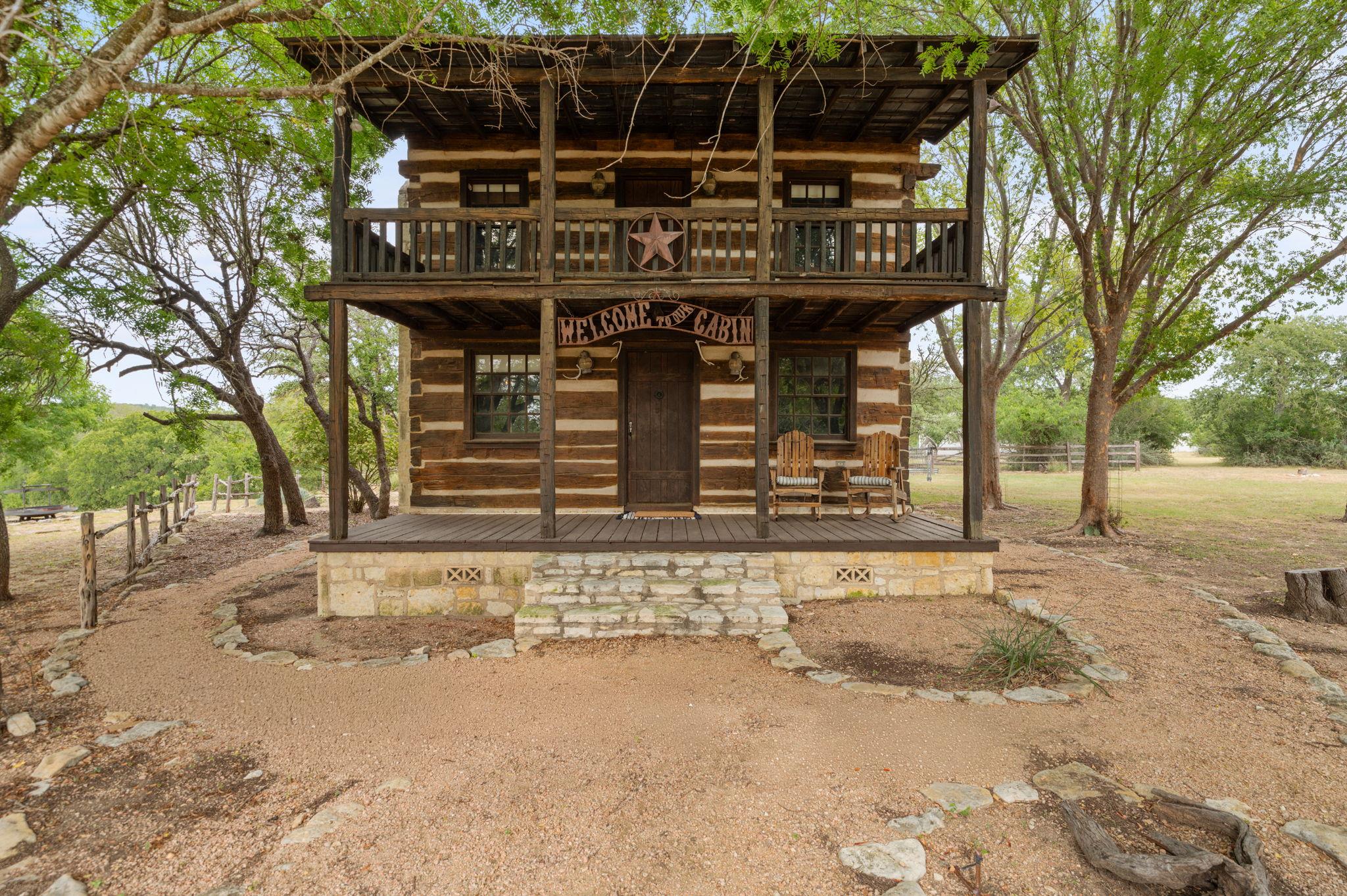 401 Clear Creek LN — photo 3