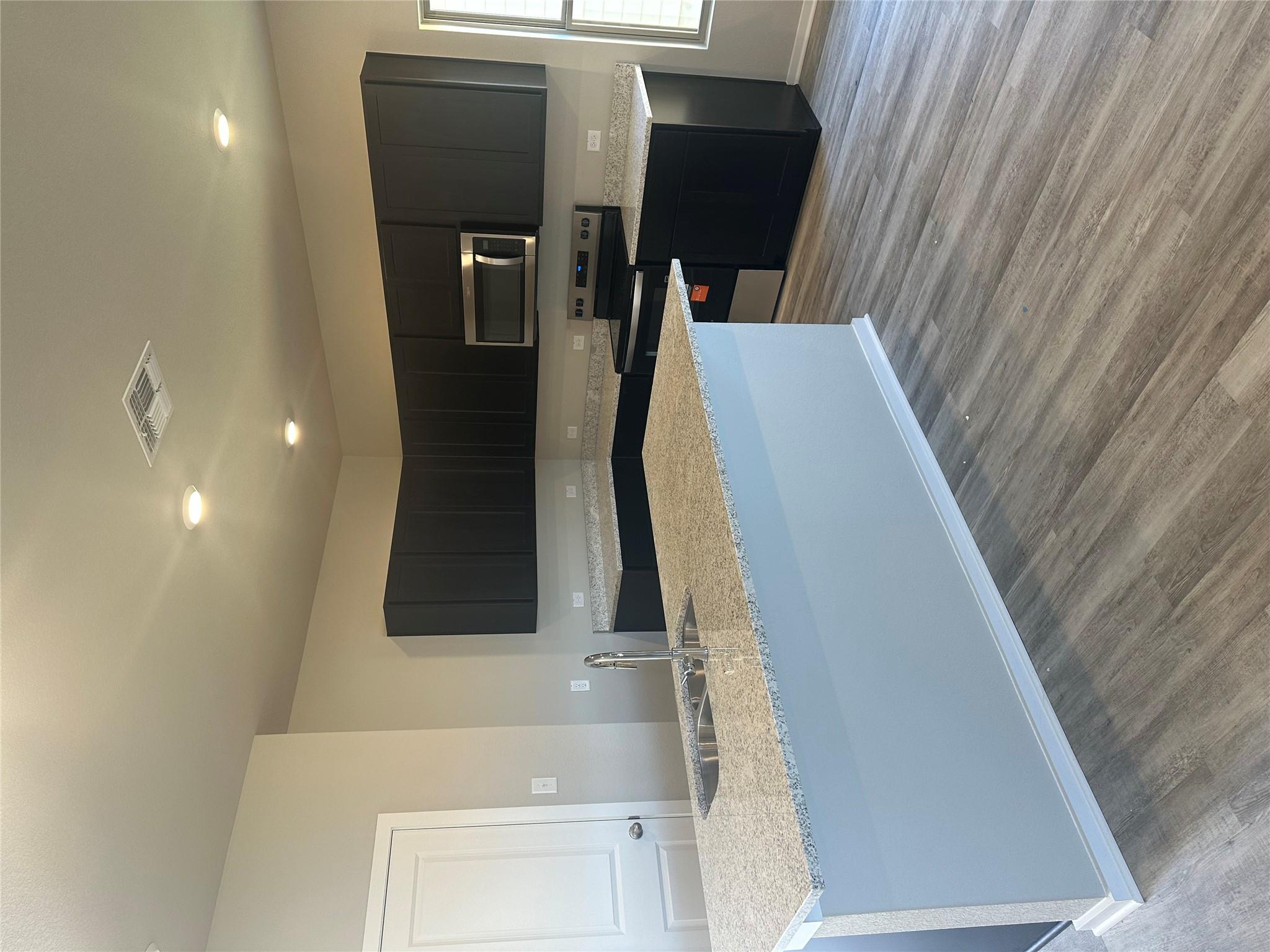 140 Wind Hill — photo 4