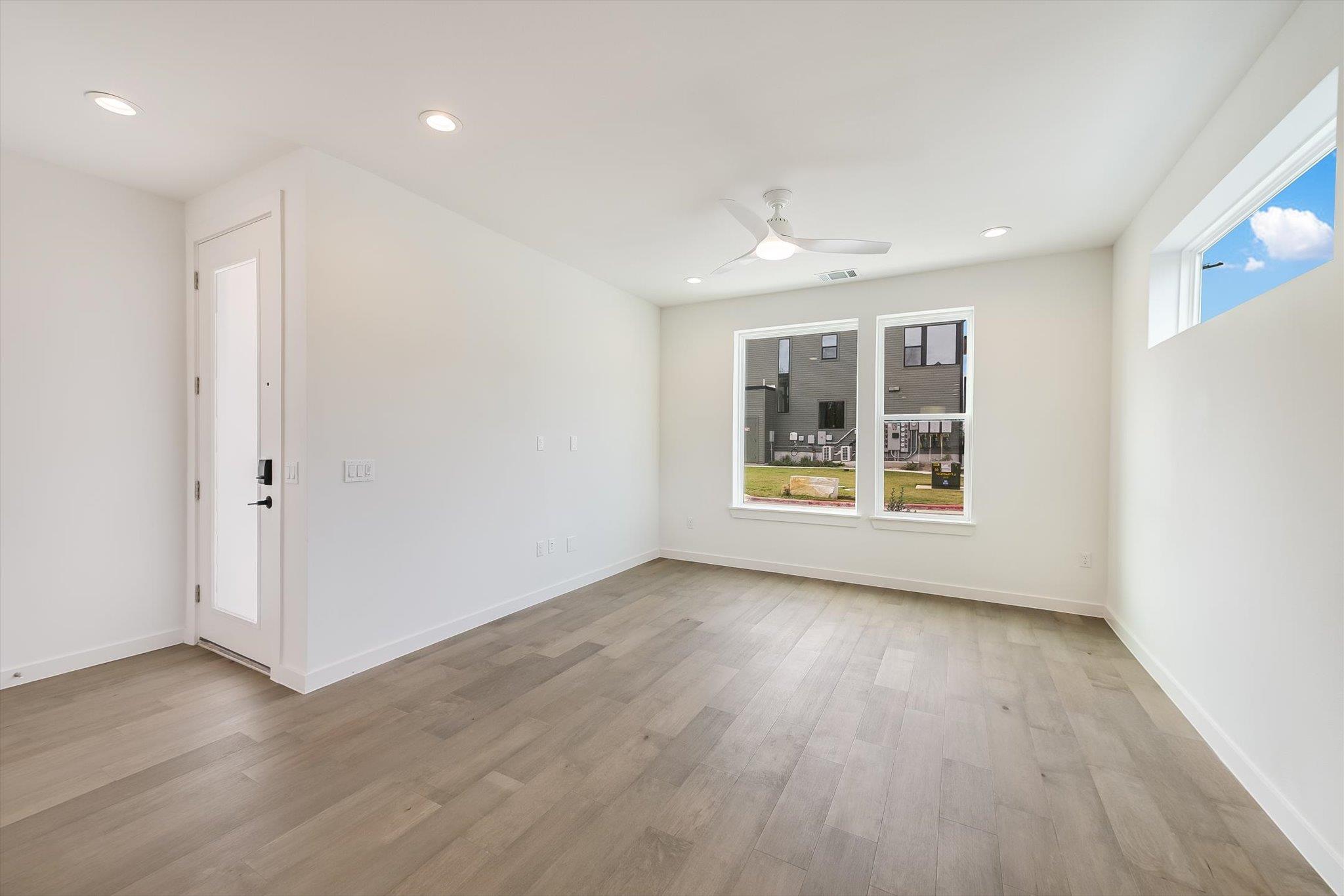 2211 M Franklin Ave #22 — photo 3