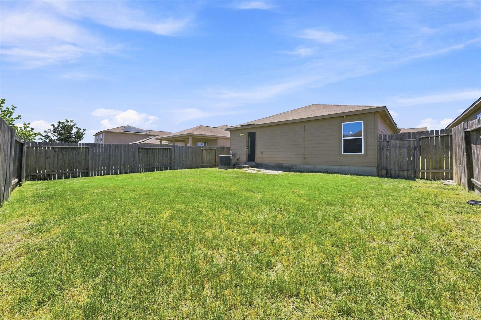 360 Farmer LN