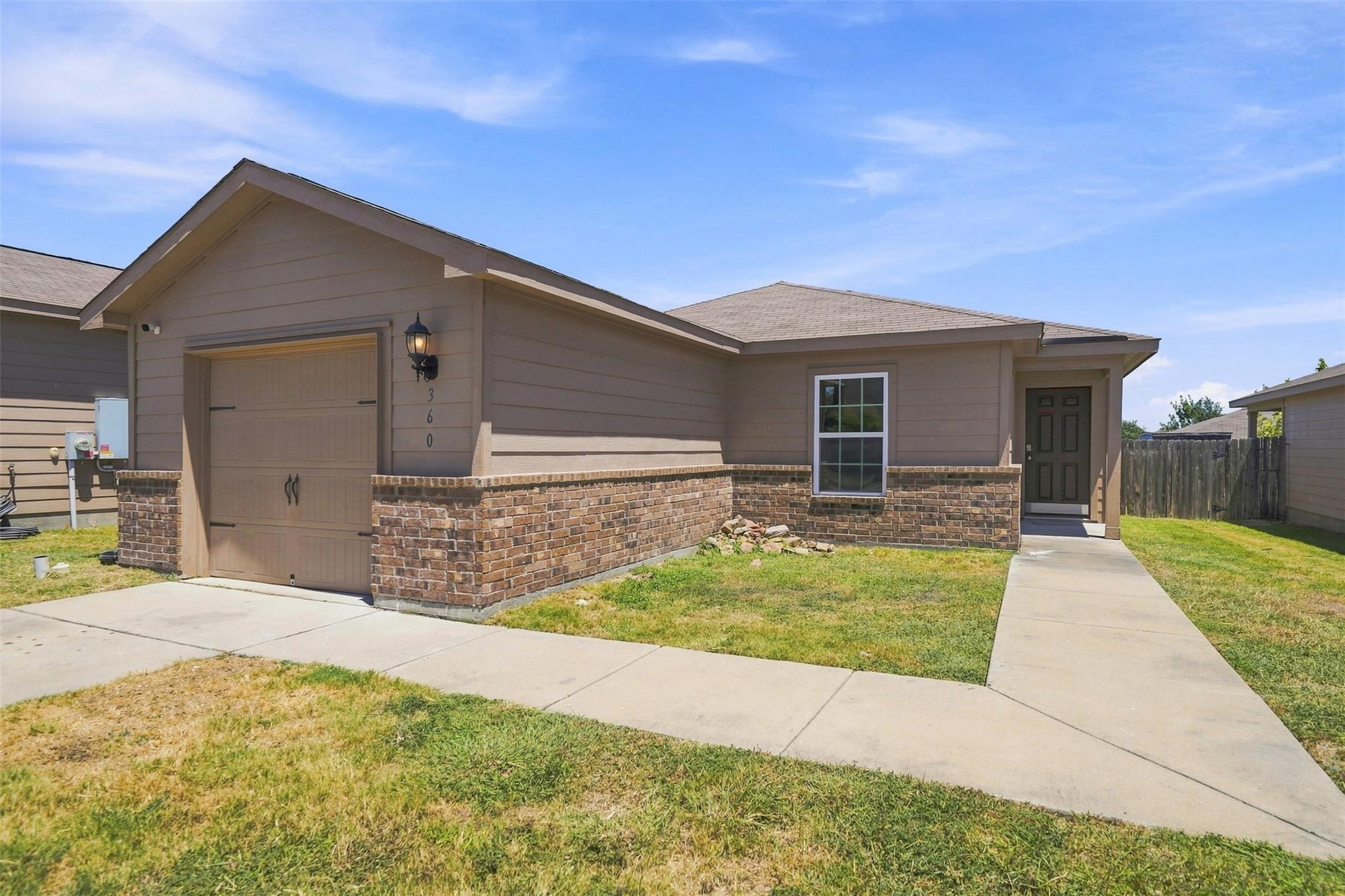 360 Farmer LN — photo 3