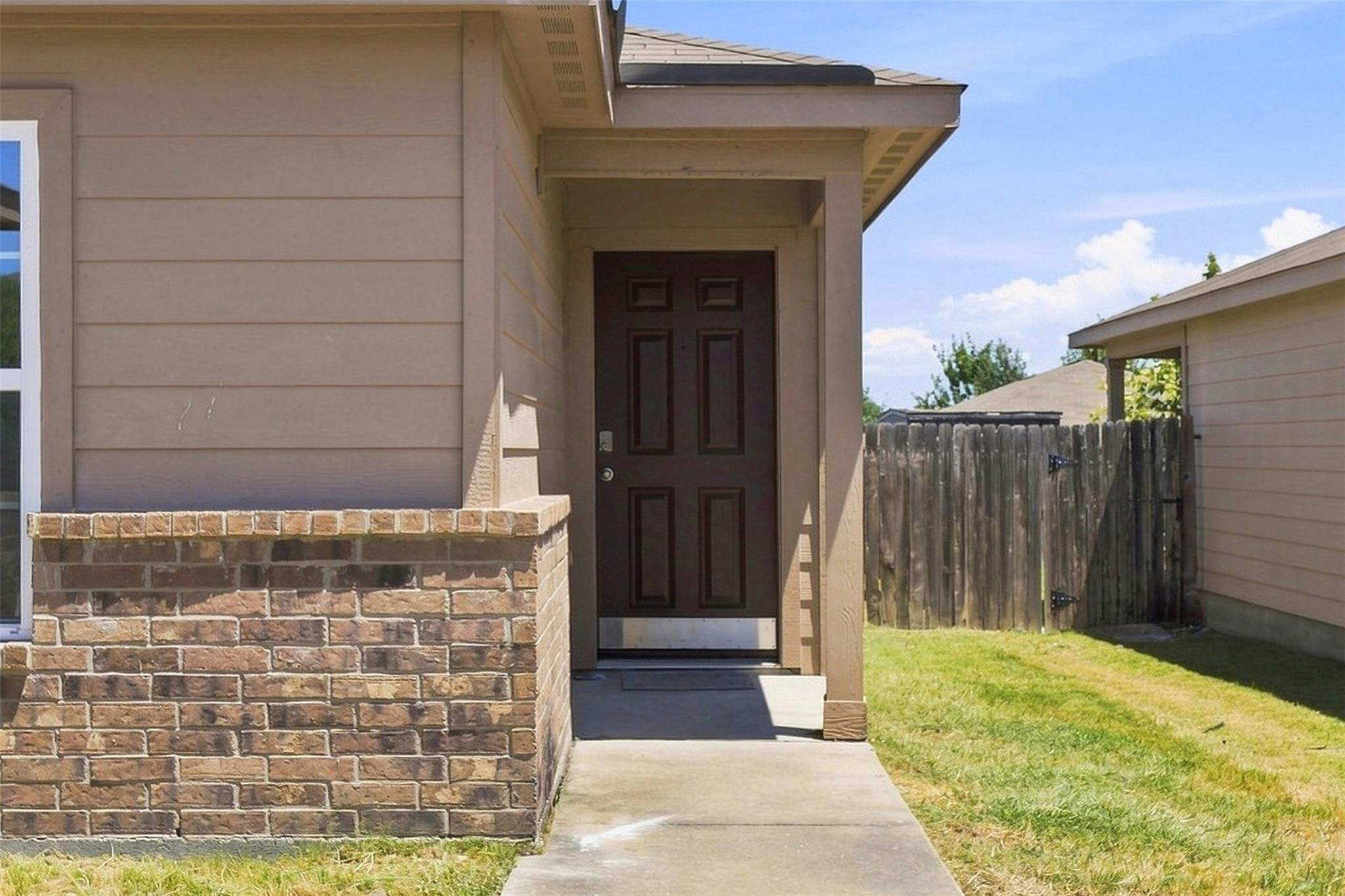 360 Farmer LN — photo 4