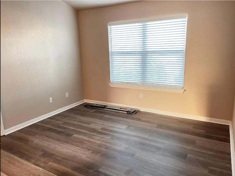 243 Devonshire DR — photo 5