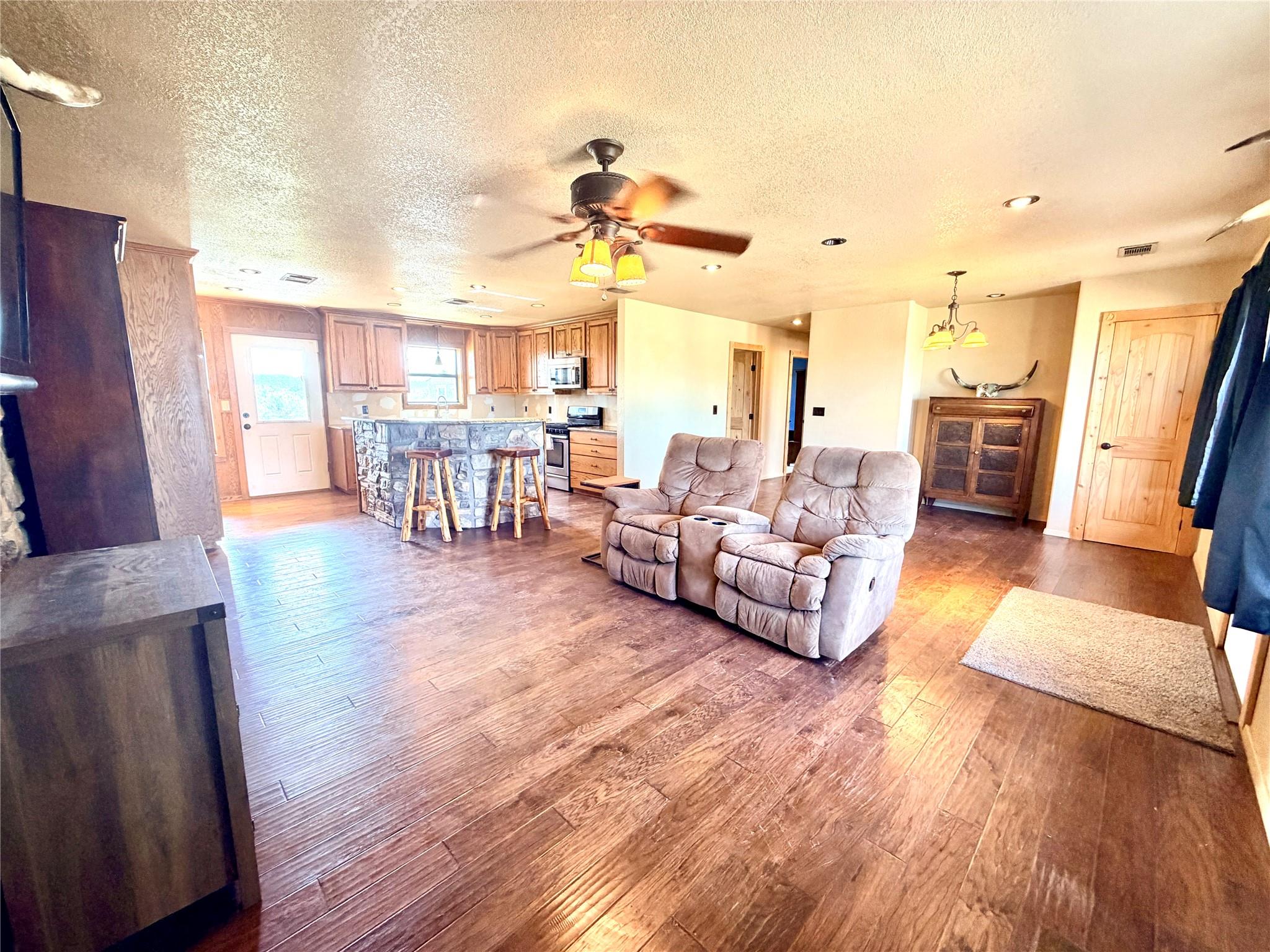 211 Fm 3023 — photo 4