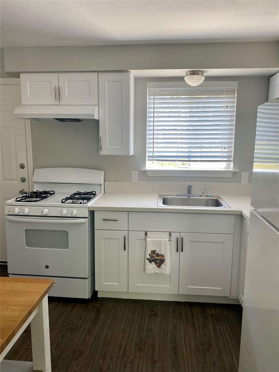 400 Swanee DR #A — photo 4