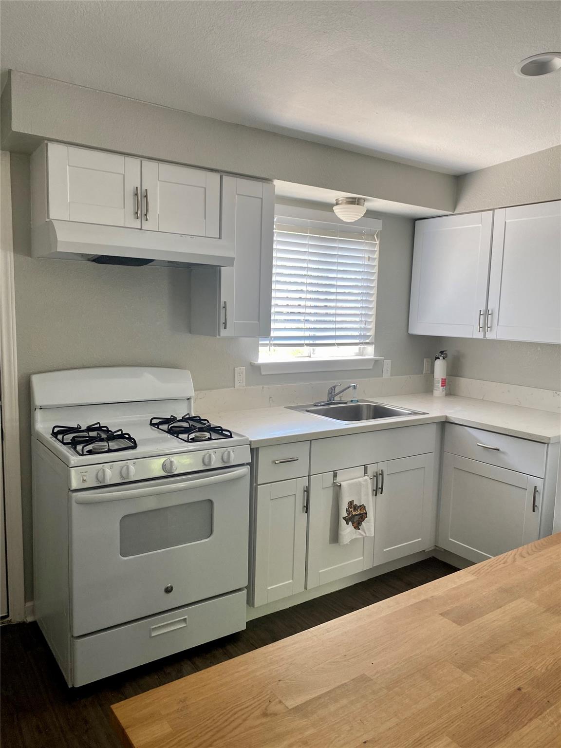 400 Swanee DR #A — photo 5
