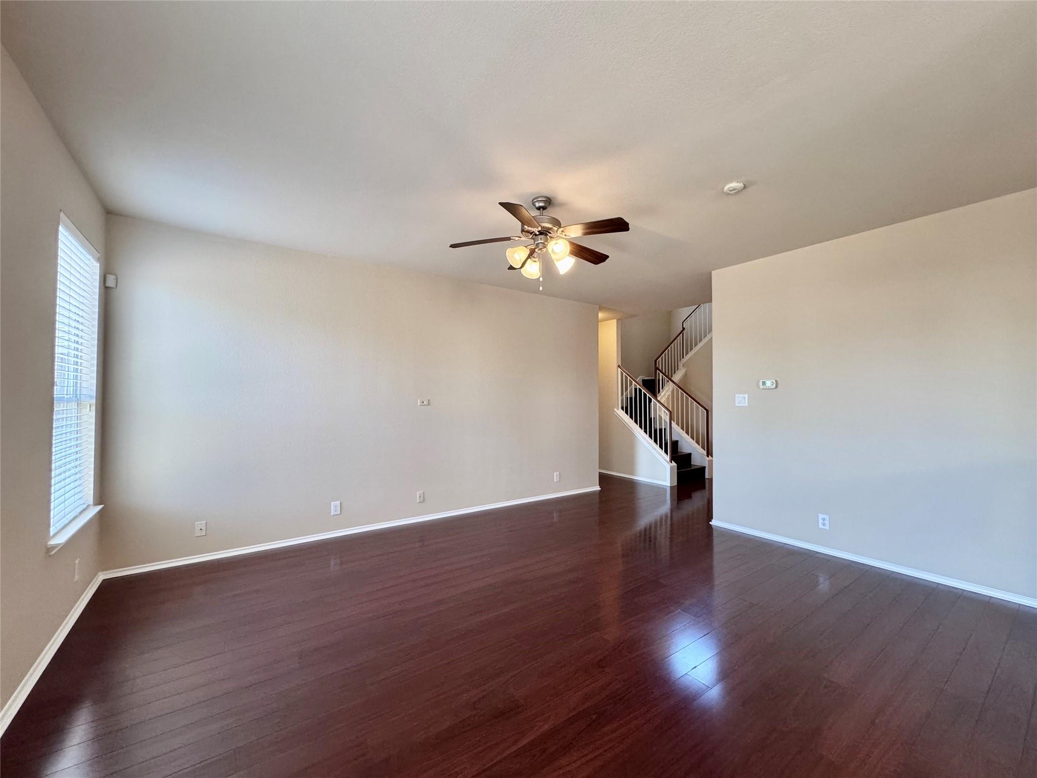 1912 Golden Arrow Ave — photo 3