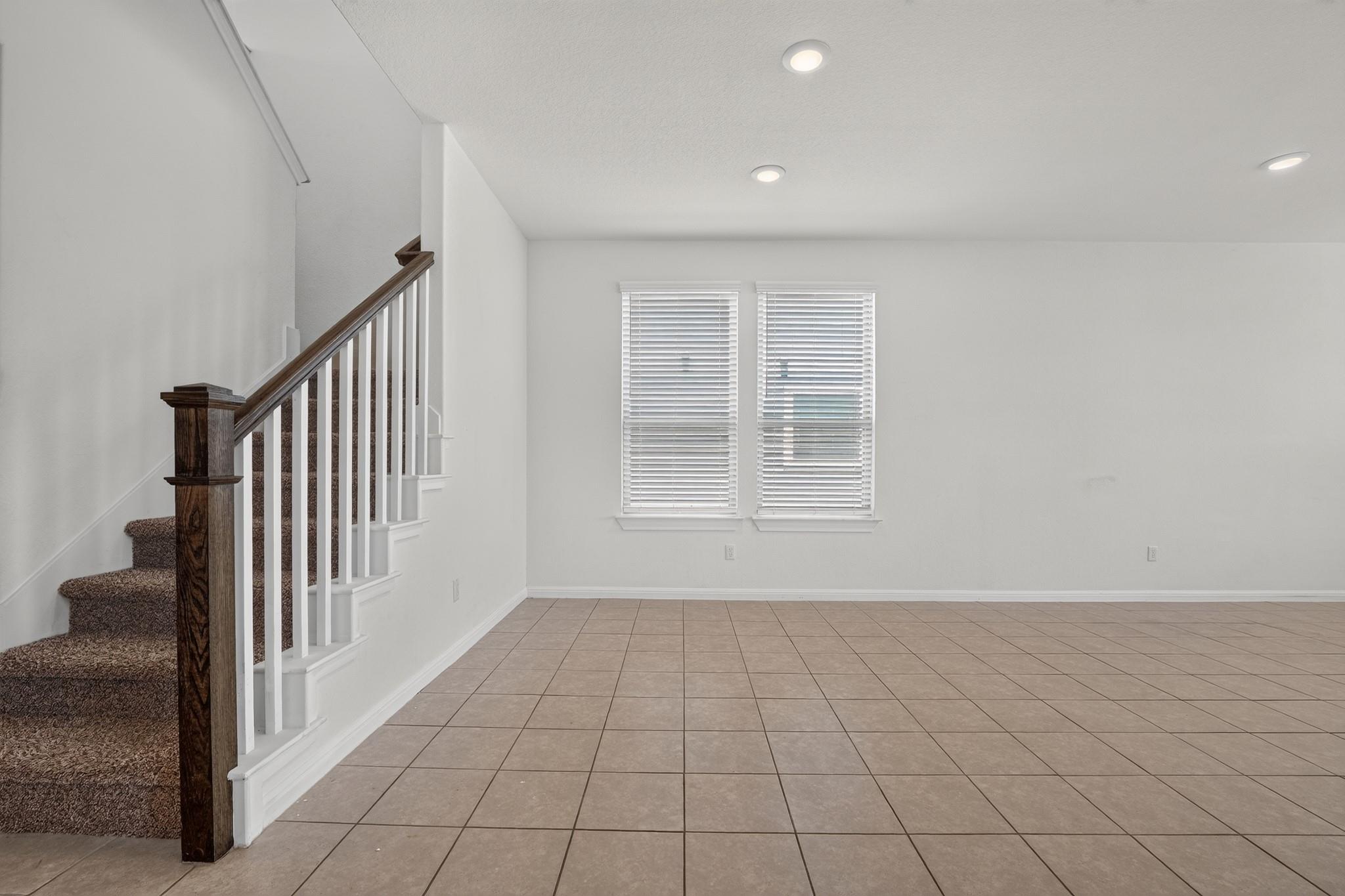 221 Sand Lily LN — photo 3