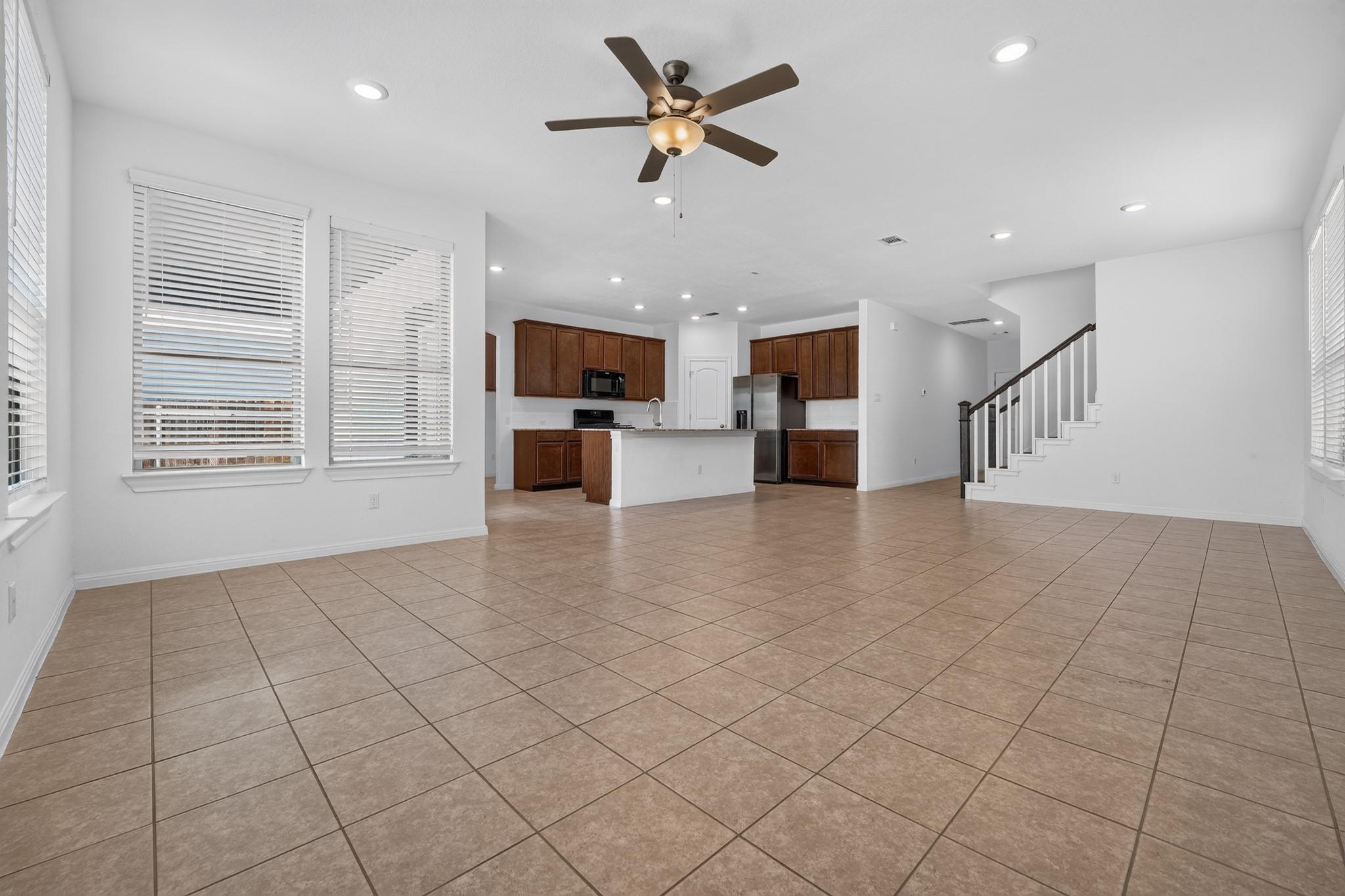 221 Sand Lily LN — photo 5