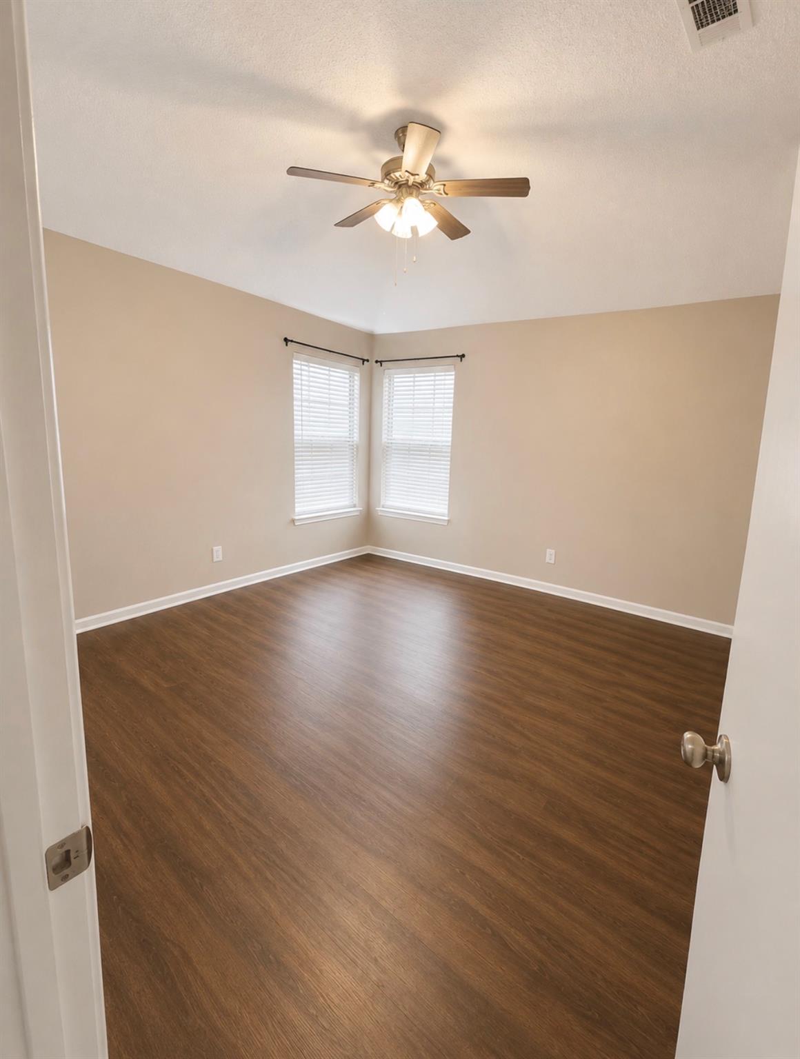 16405 Lone Wolf DR — photo 3
