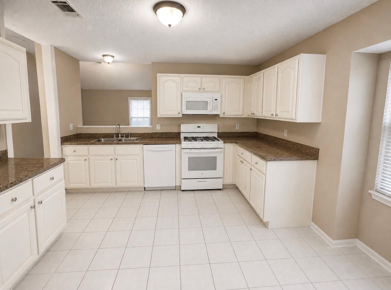 16405 Lone Wolf DR — photo 5