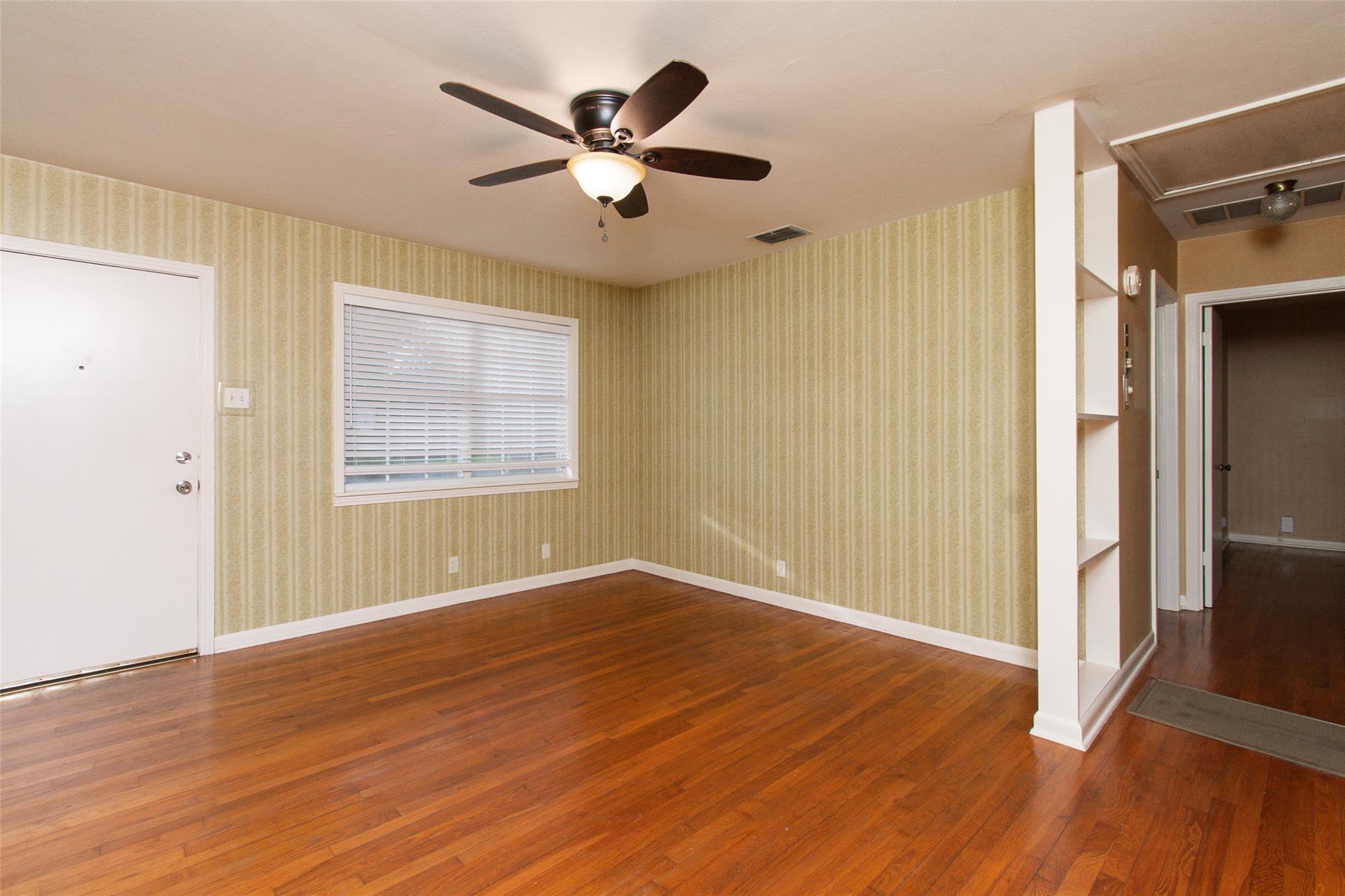 4510 Russell DR — photo 4