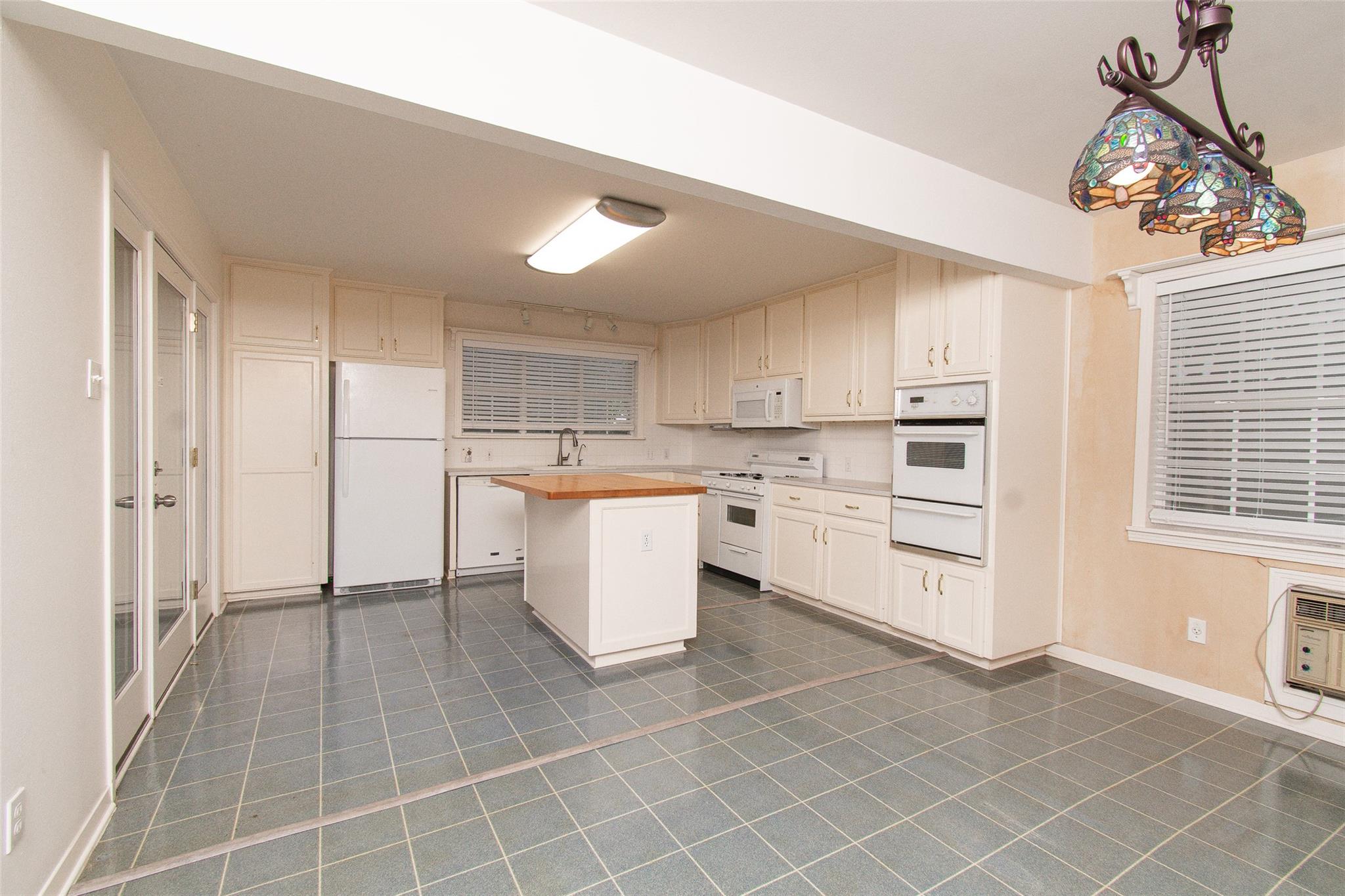 4510 Russell DR — photo 5