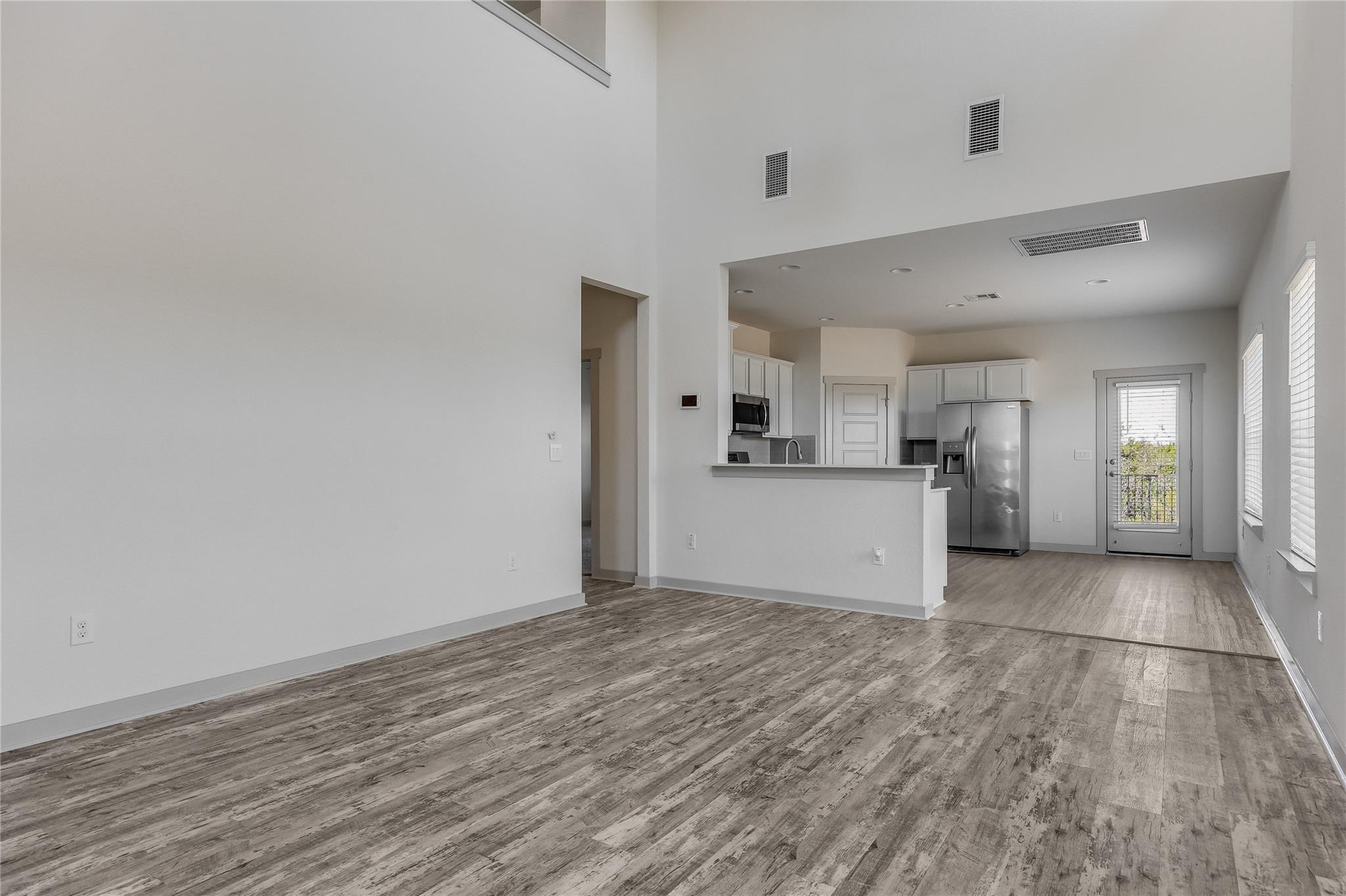 8340 Mimi LN — photo 4