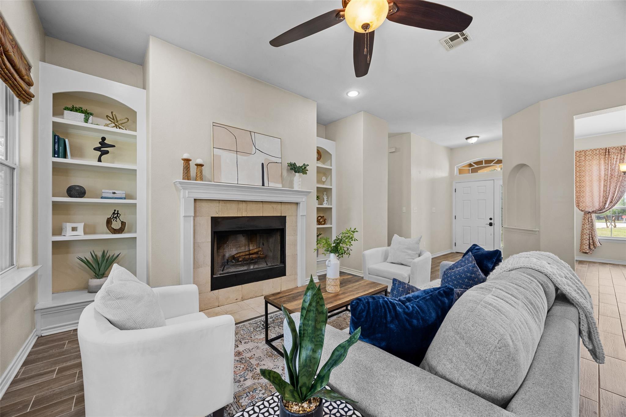 10409 Little Creek CIR — photo 3