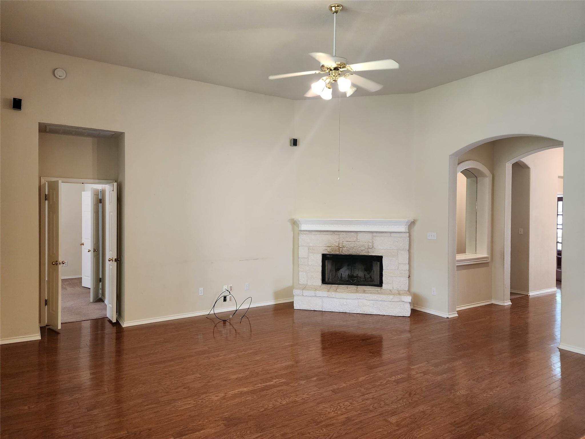 200 Sutterville CV — photo 4